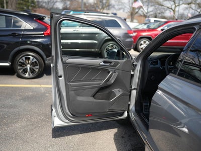 2022 Volkswagen Tiguan SE R-Line Black
