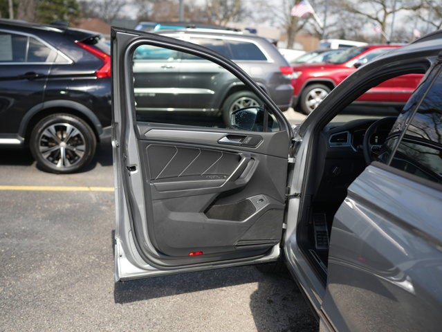 2022 Volkswagen Tiguan SE R-Line Black