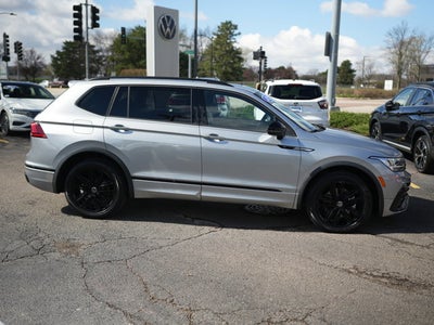 2022 Volkswagen Tiguan SE R-Line Black