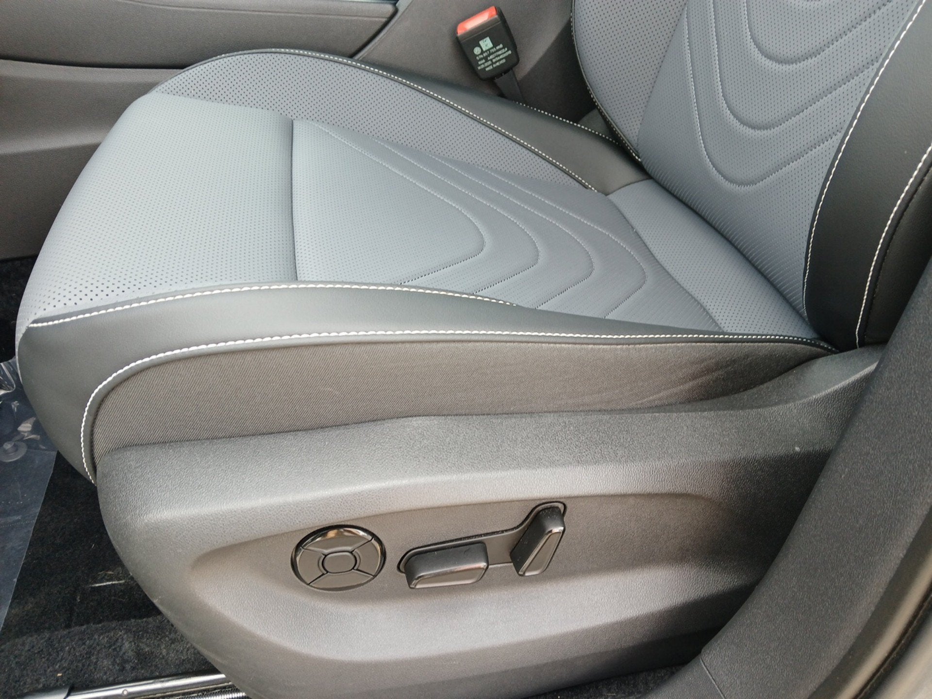 2025 Volkswagen Tiguan SE