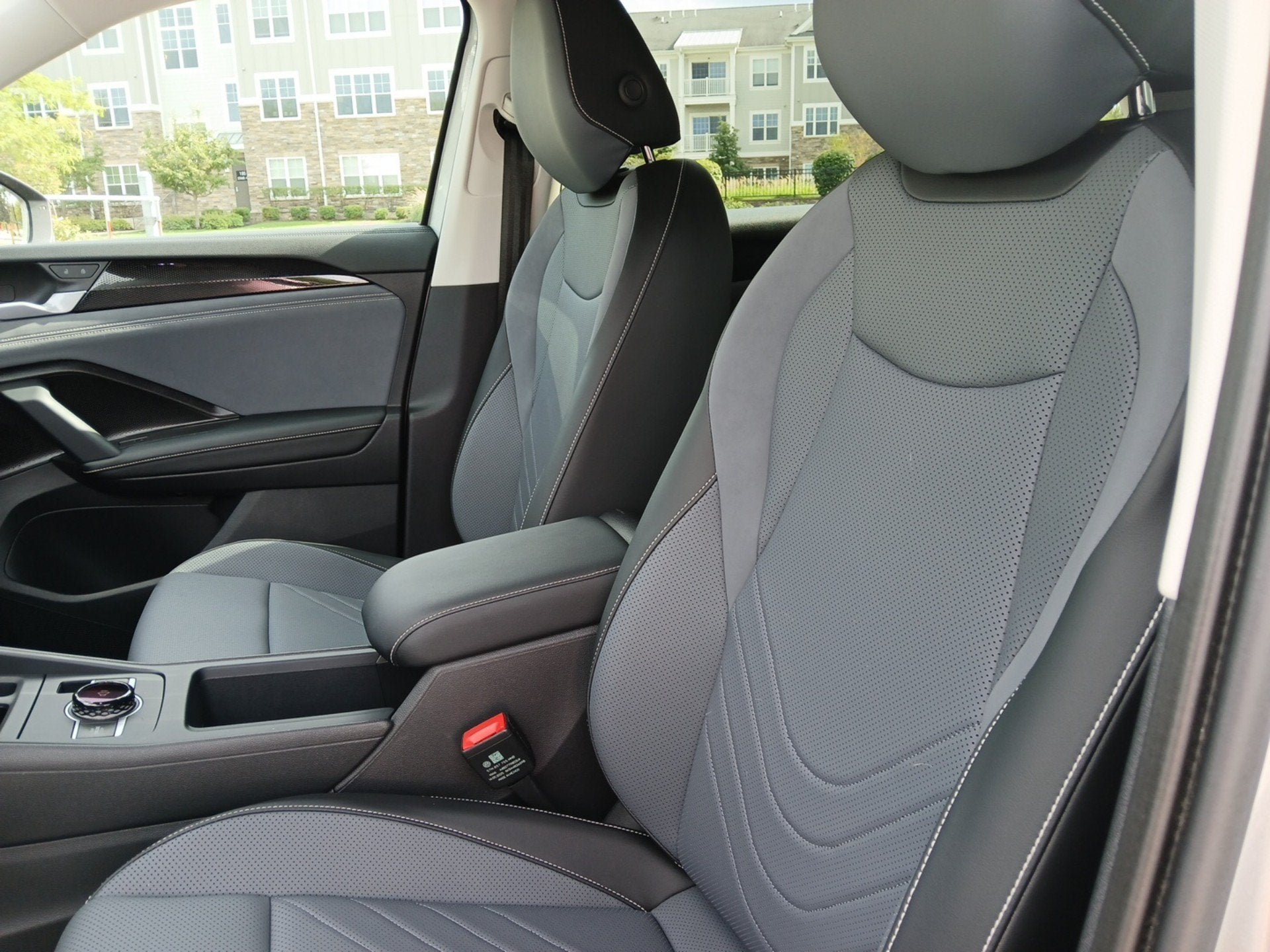 2025 Volkswagen Tiguan SE