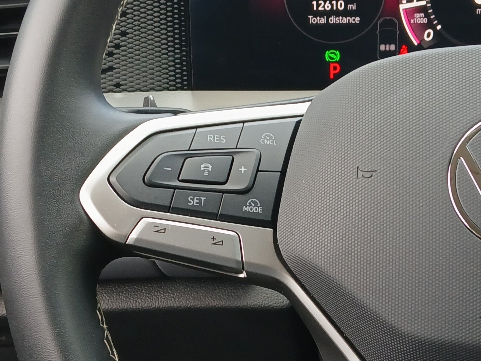 2025 Volkswagen Tiguan SE
