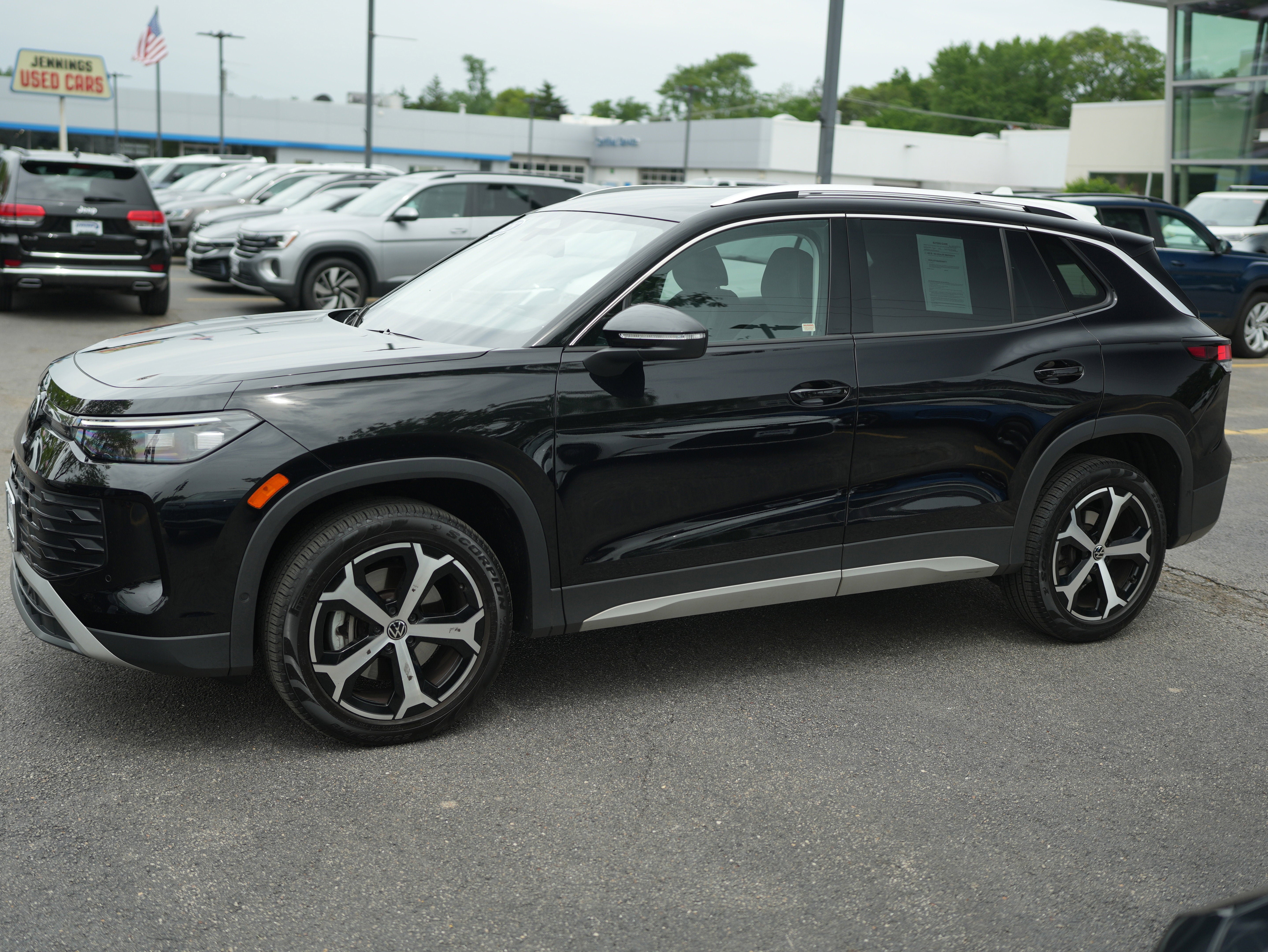 2025 Volkswagen Tiguan 2.0T SE