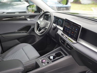 2025 Volkswagen Tiguan 2.0T SE