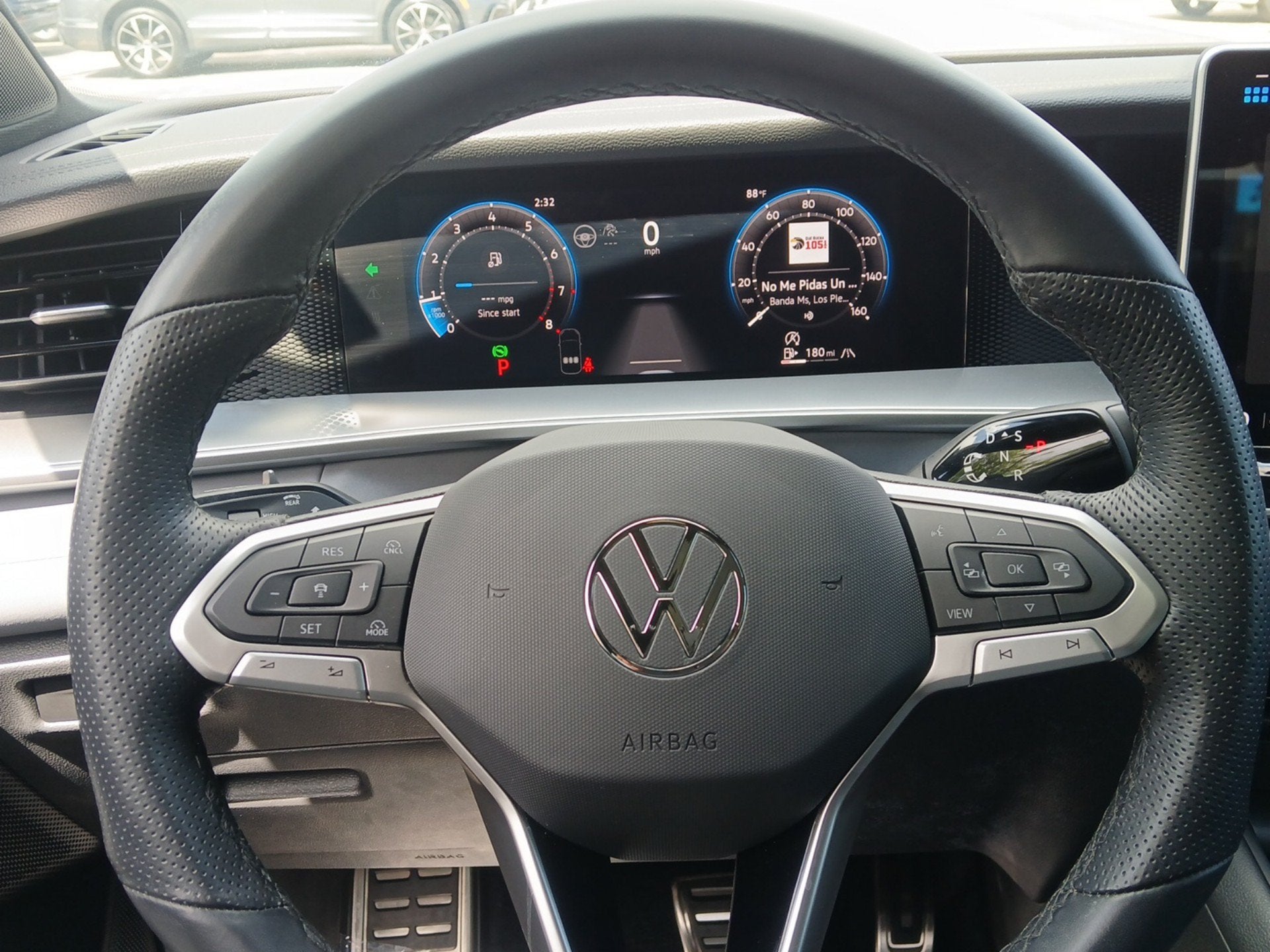 2025 Volkswagen Tiguan SE R-Line Black