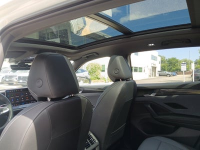 2025 Volkswagen Tiguan SE R-Line Black
