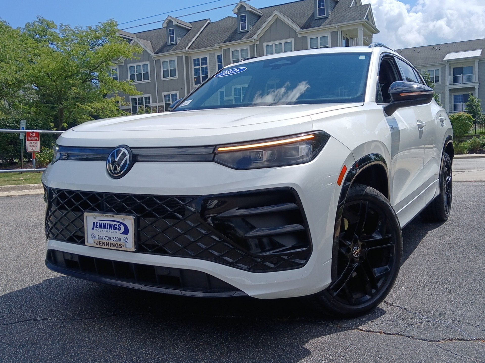 2025 Volkswagen Tiguan SE R-Line Black