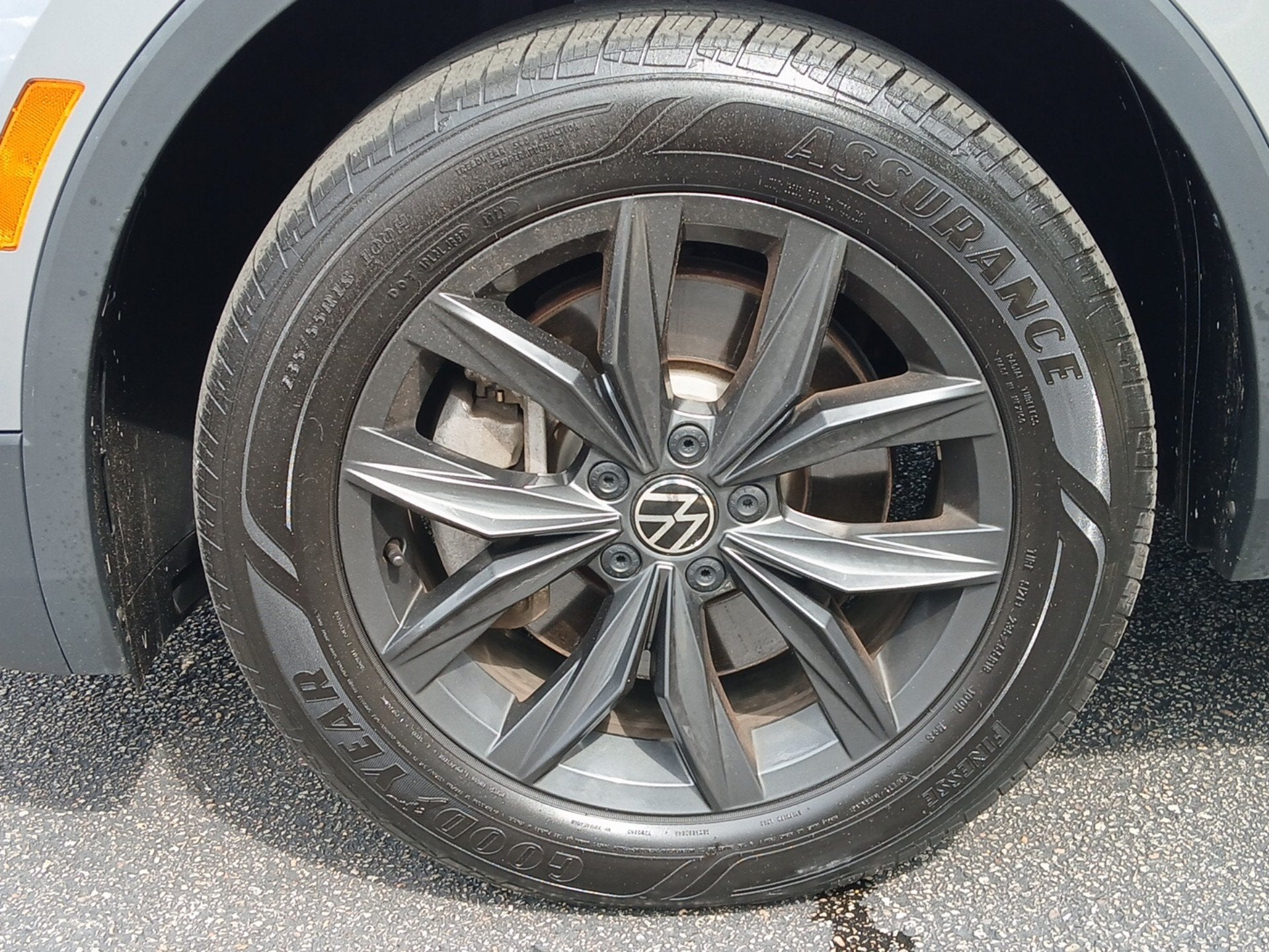 2024 Volkswagen Tiguan 2.0T SE