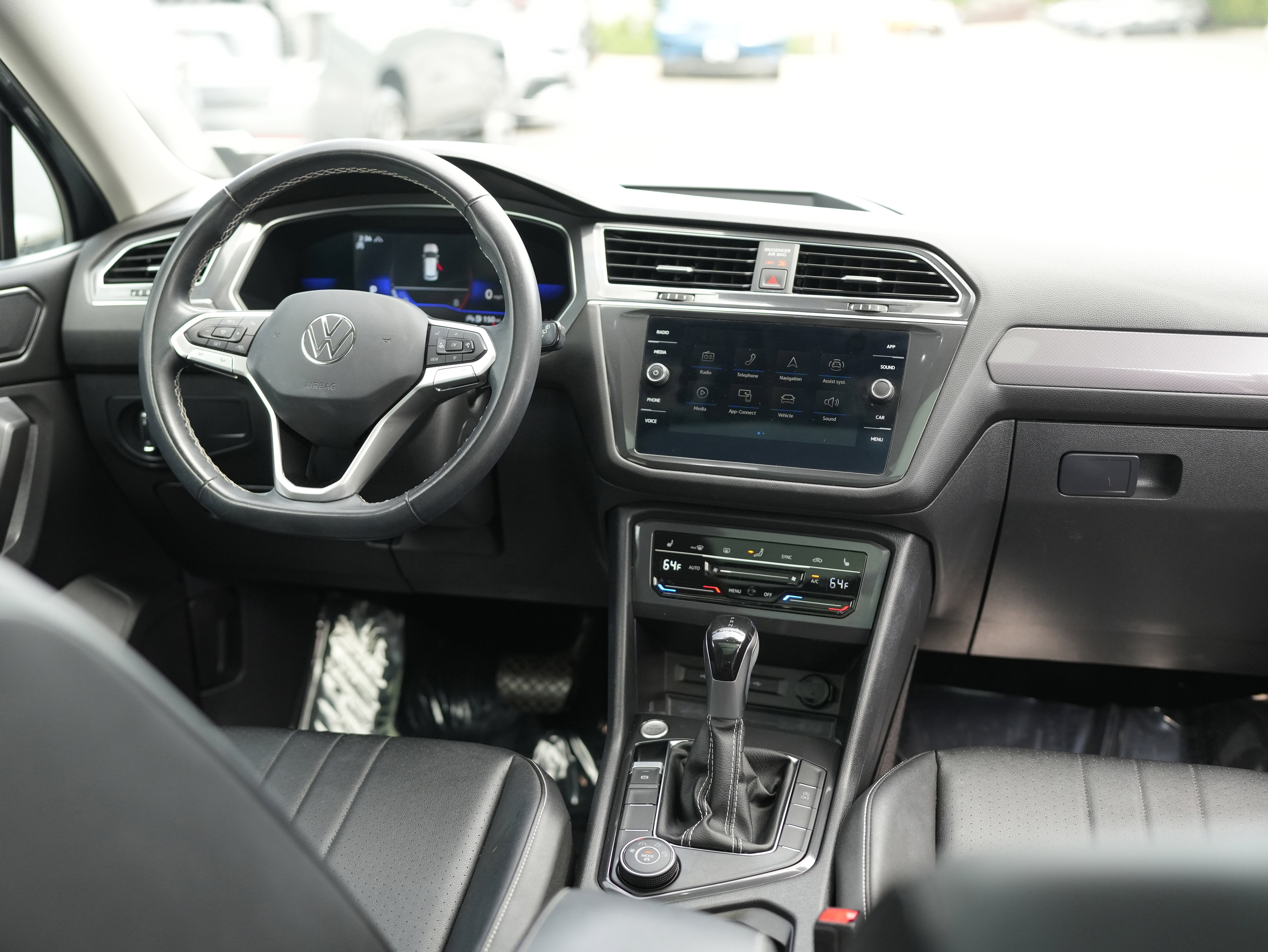 2023 Volkswagen Tiguan 2.0T SE