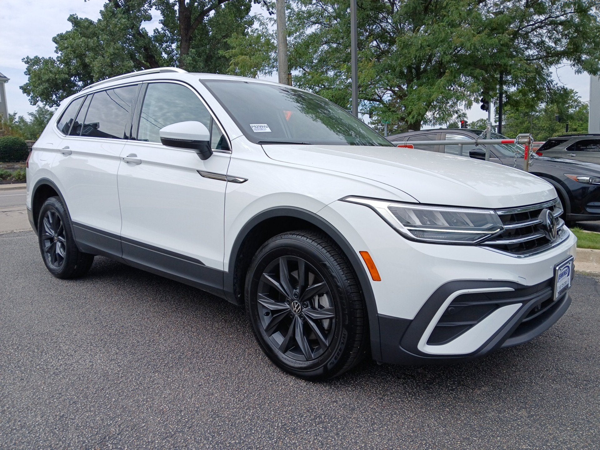 2024 Volkswagen Tiguan 2.0T SE