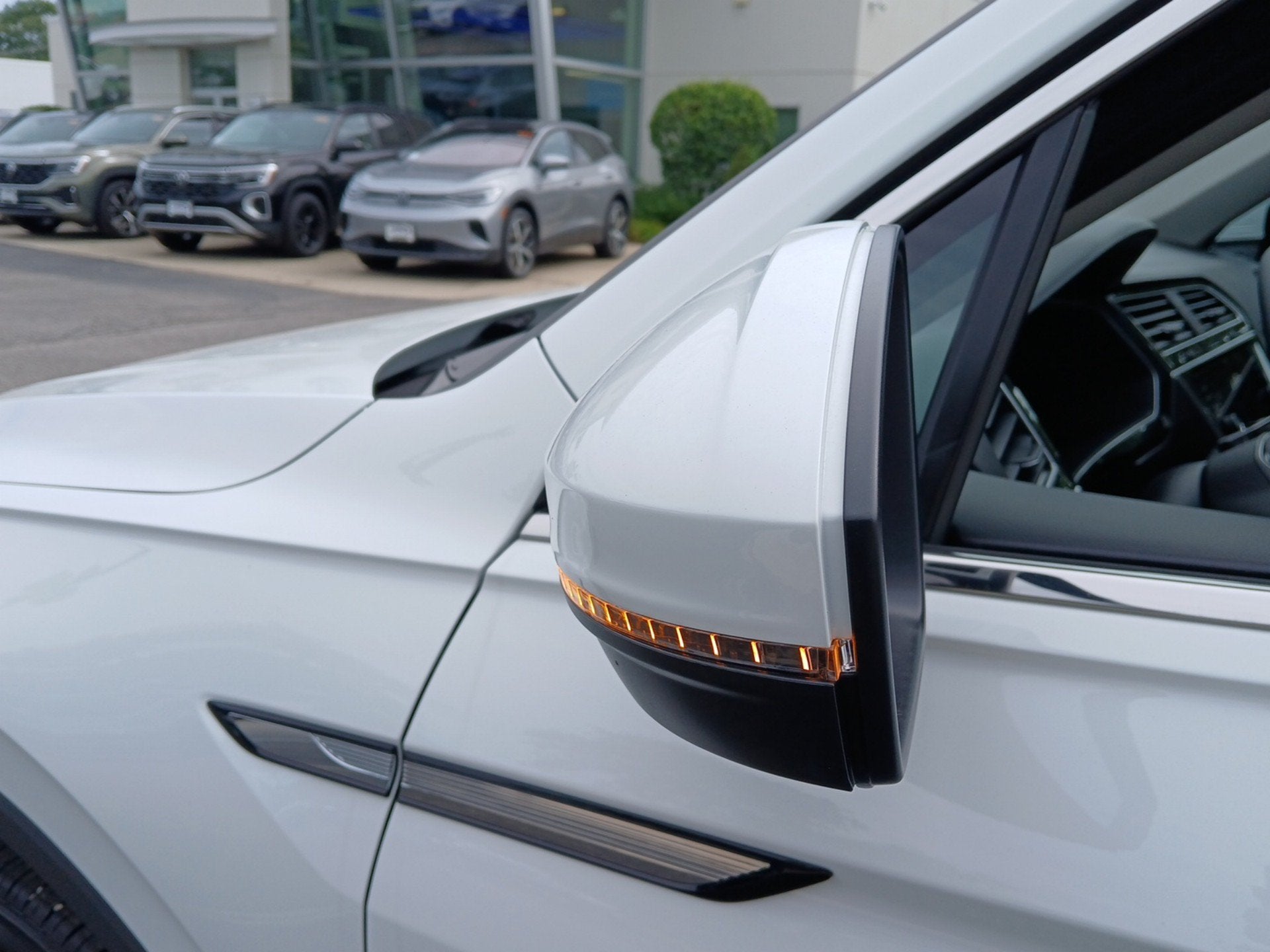 2024 Volkswagen Tiguan 2.0T SE