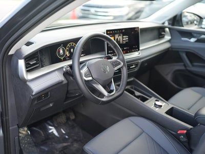 2025 Volkswagen Tiguan 2.0T SE