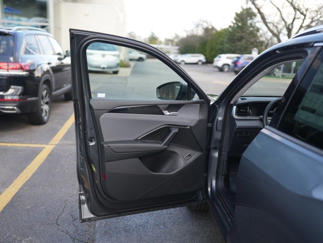 2025 Volkswagen Tiguan 2.0T SE