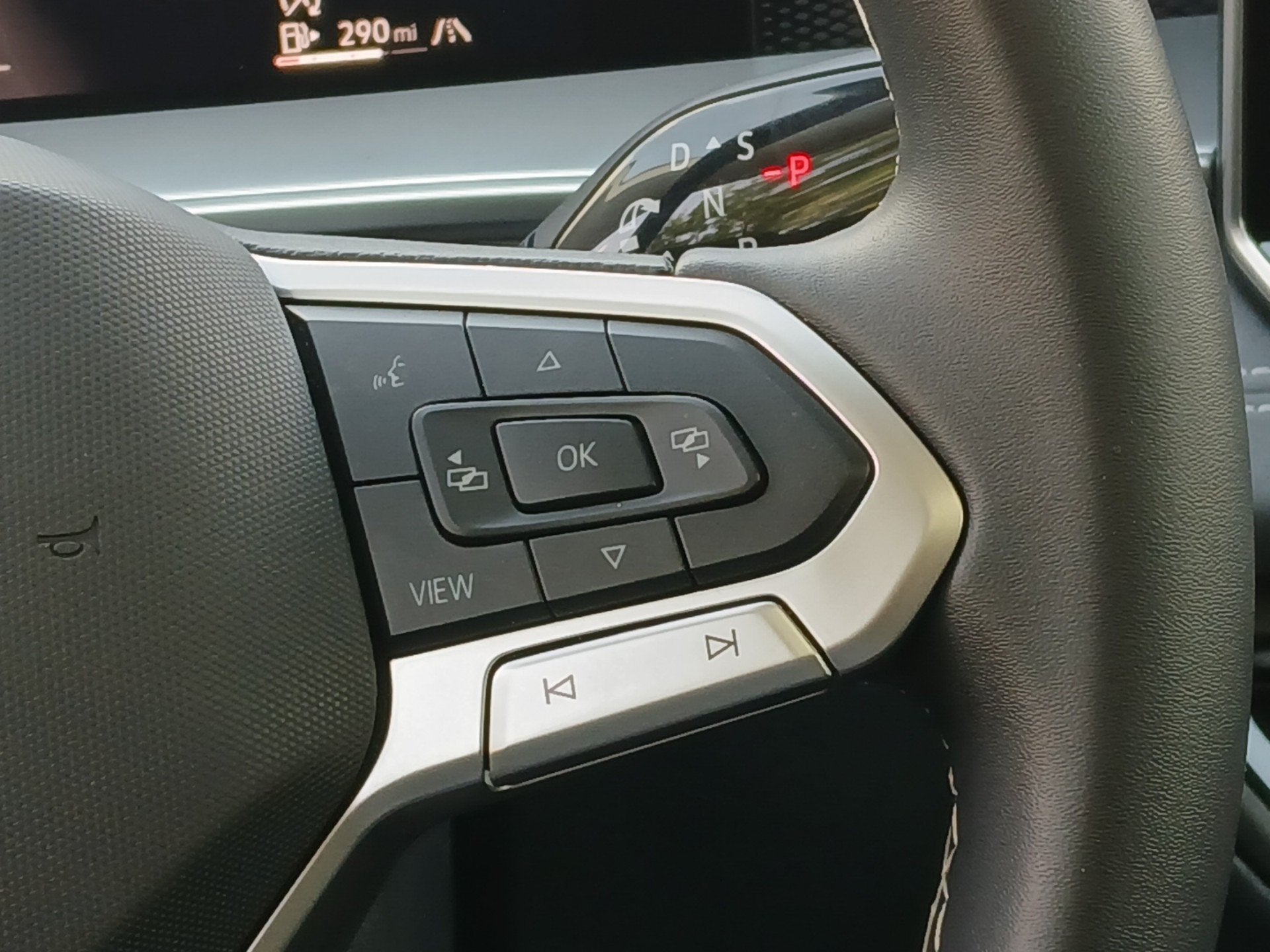 2025 Volkswagen Tiguan SE