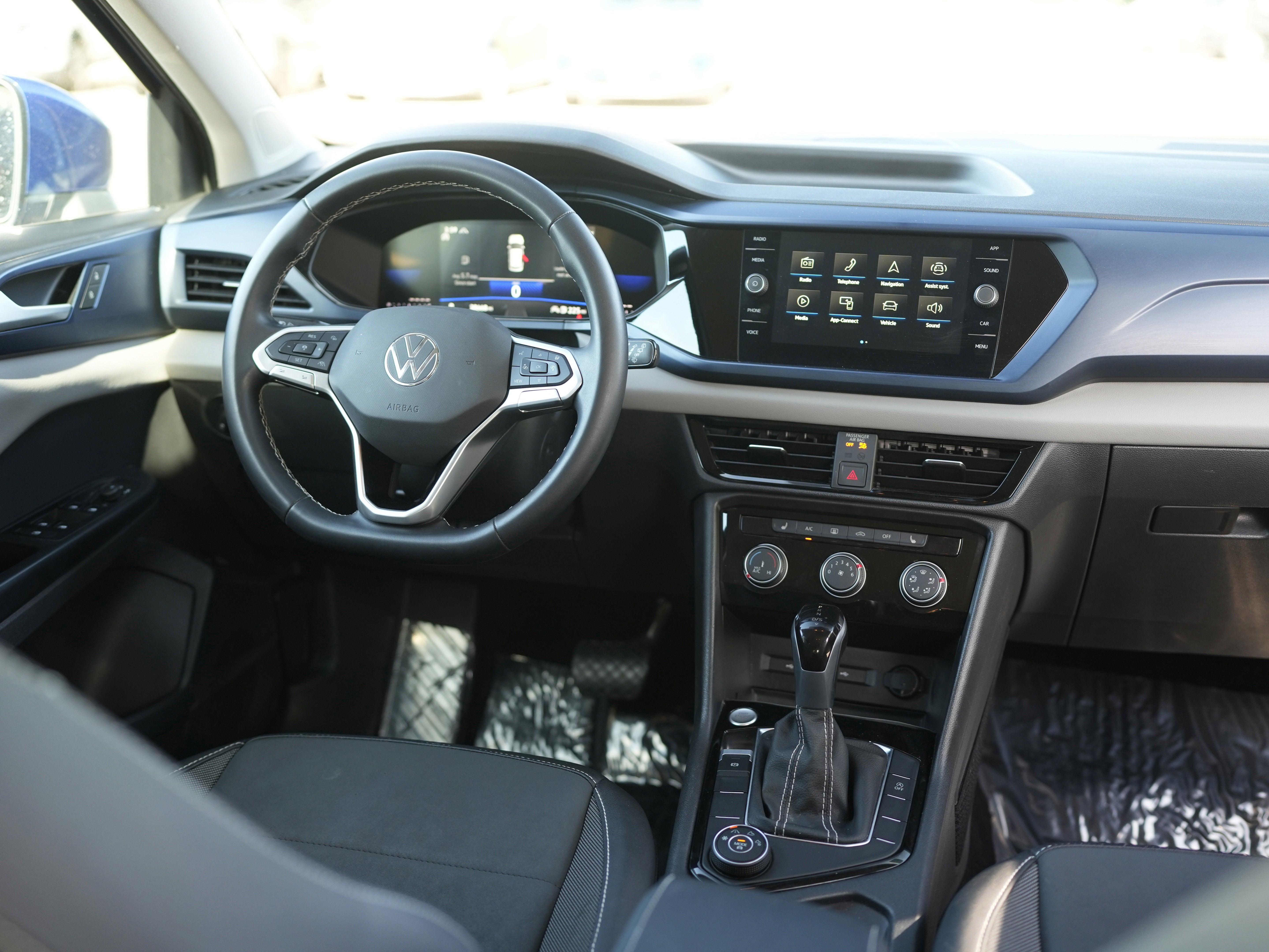 2023 Volkswagen Taos 1.5T SE