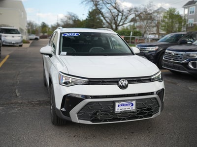 2025 Volkswagen Taos SE