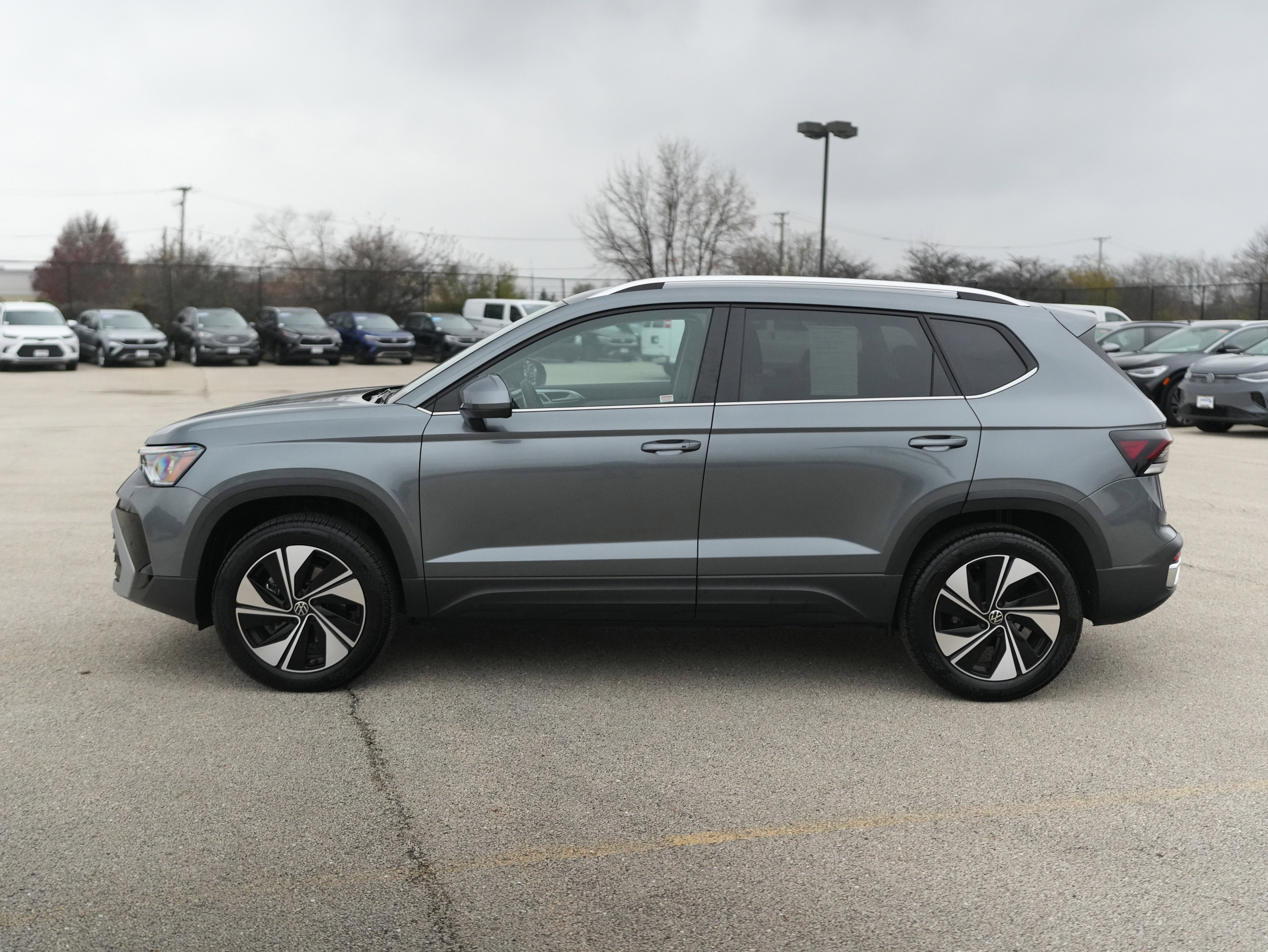 2025 Volkswagen Taos SE