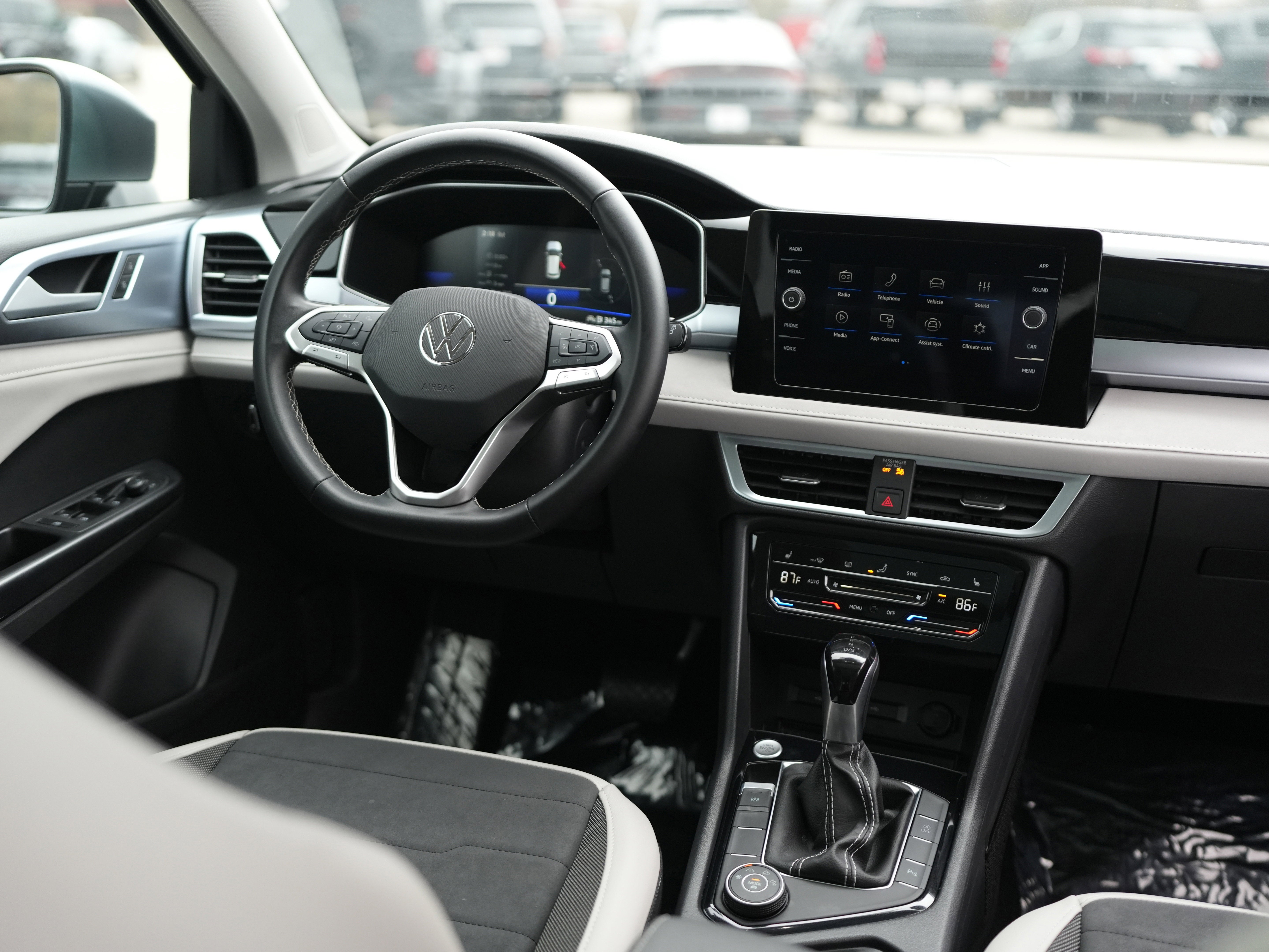 2025 Volkswagen Taos SE