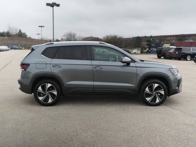 2025 Volkswagen Taos SE