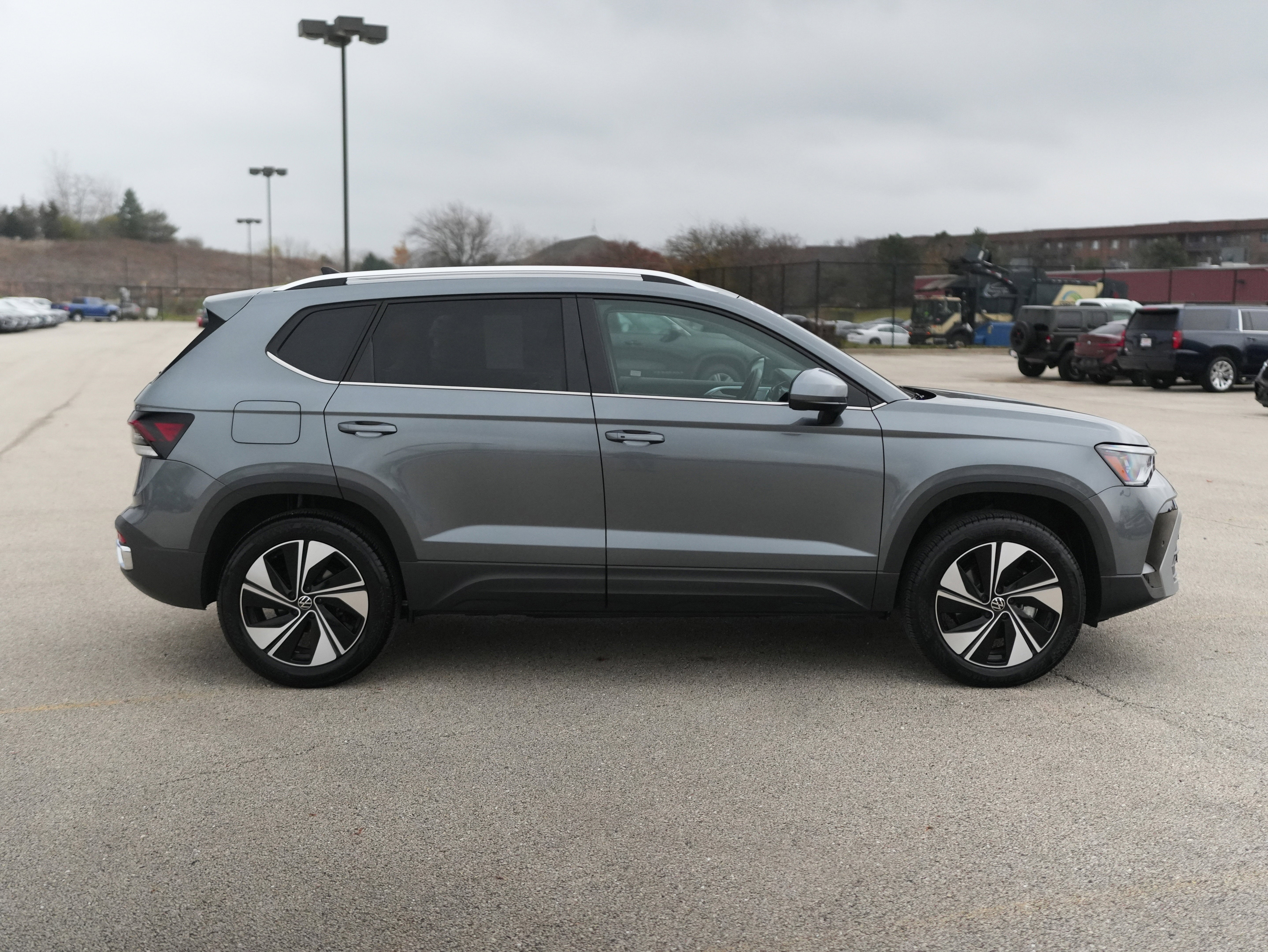 2025 Volkswagen Taos SE