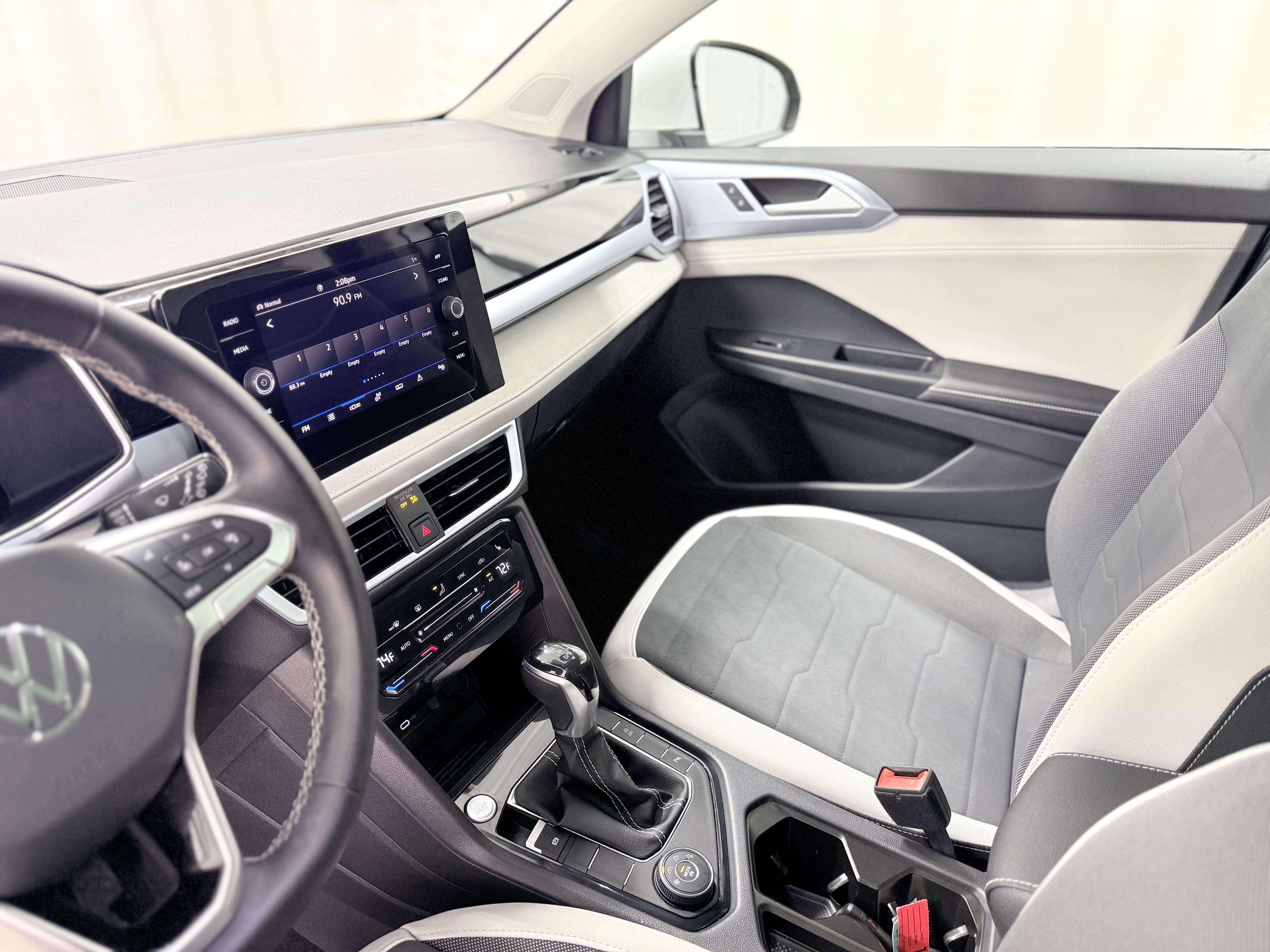 2025 Volkswagen Taos SE