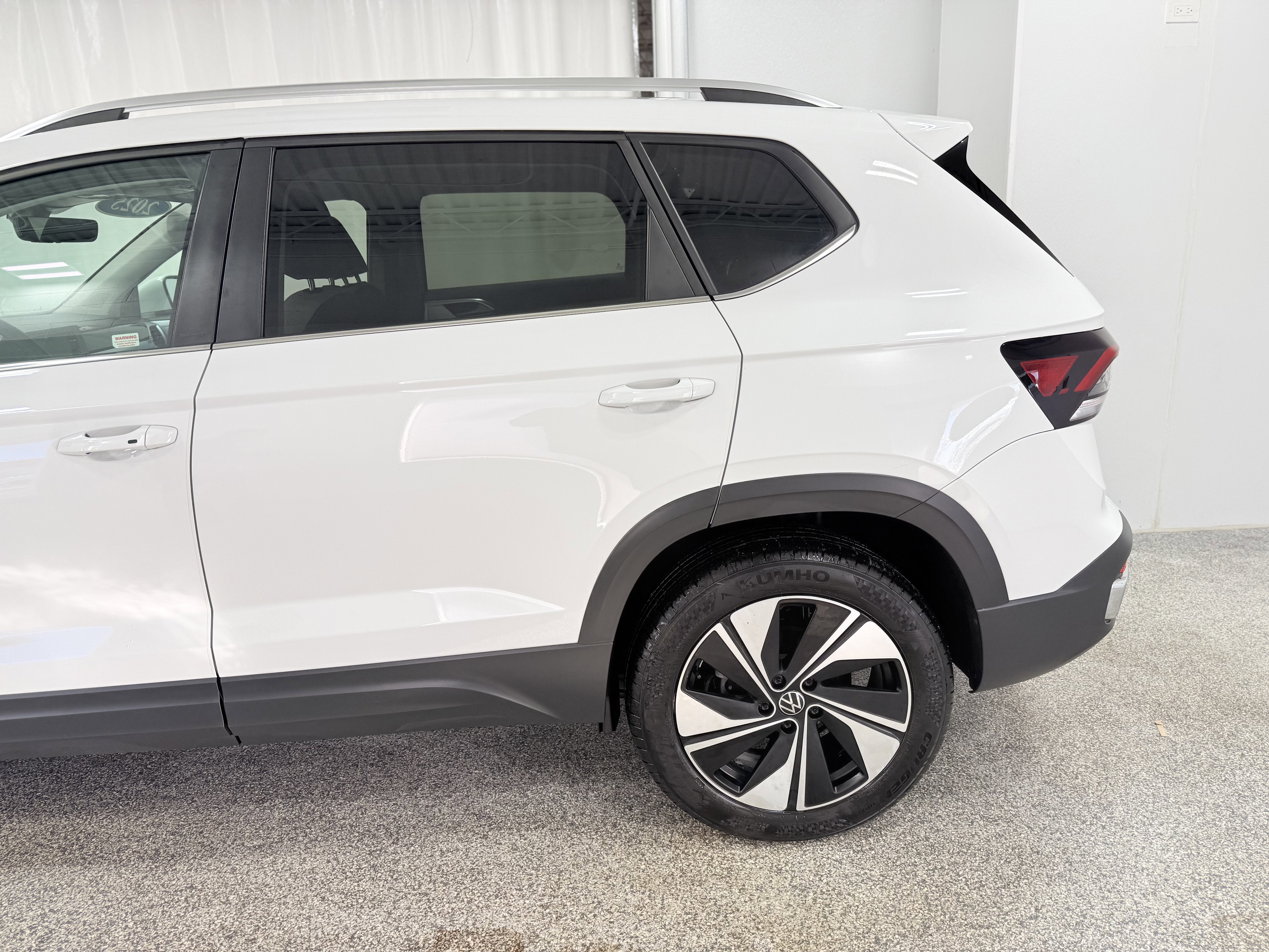 2025 Volkswagen Taos SE
