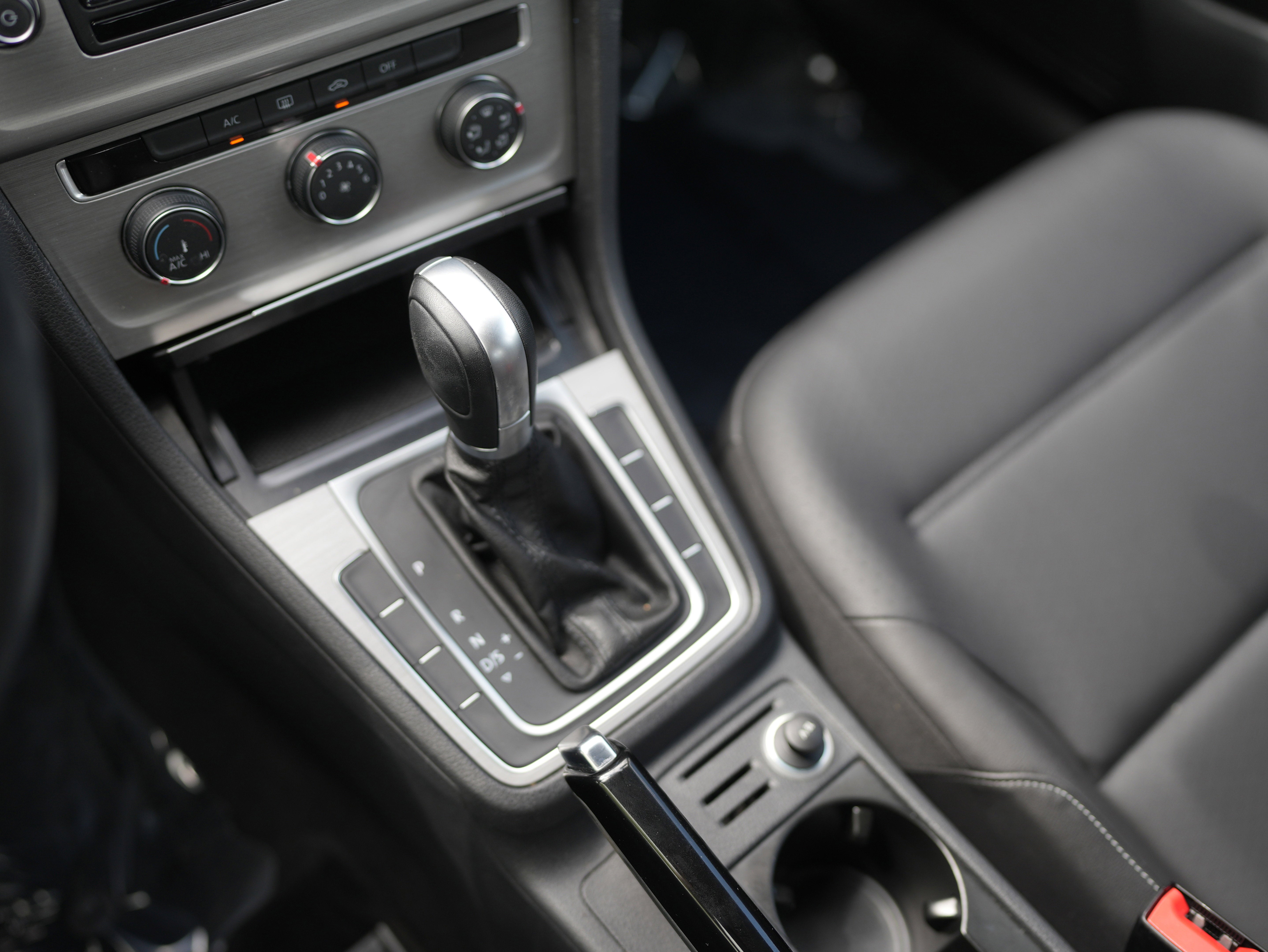 2015 Volkswagen Golf TSI S