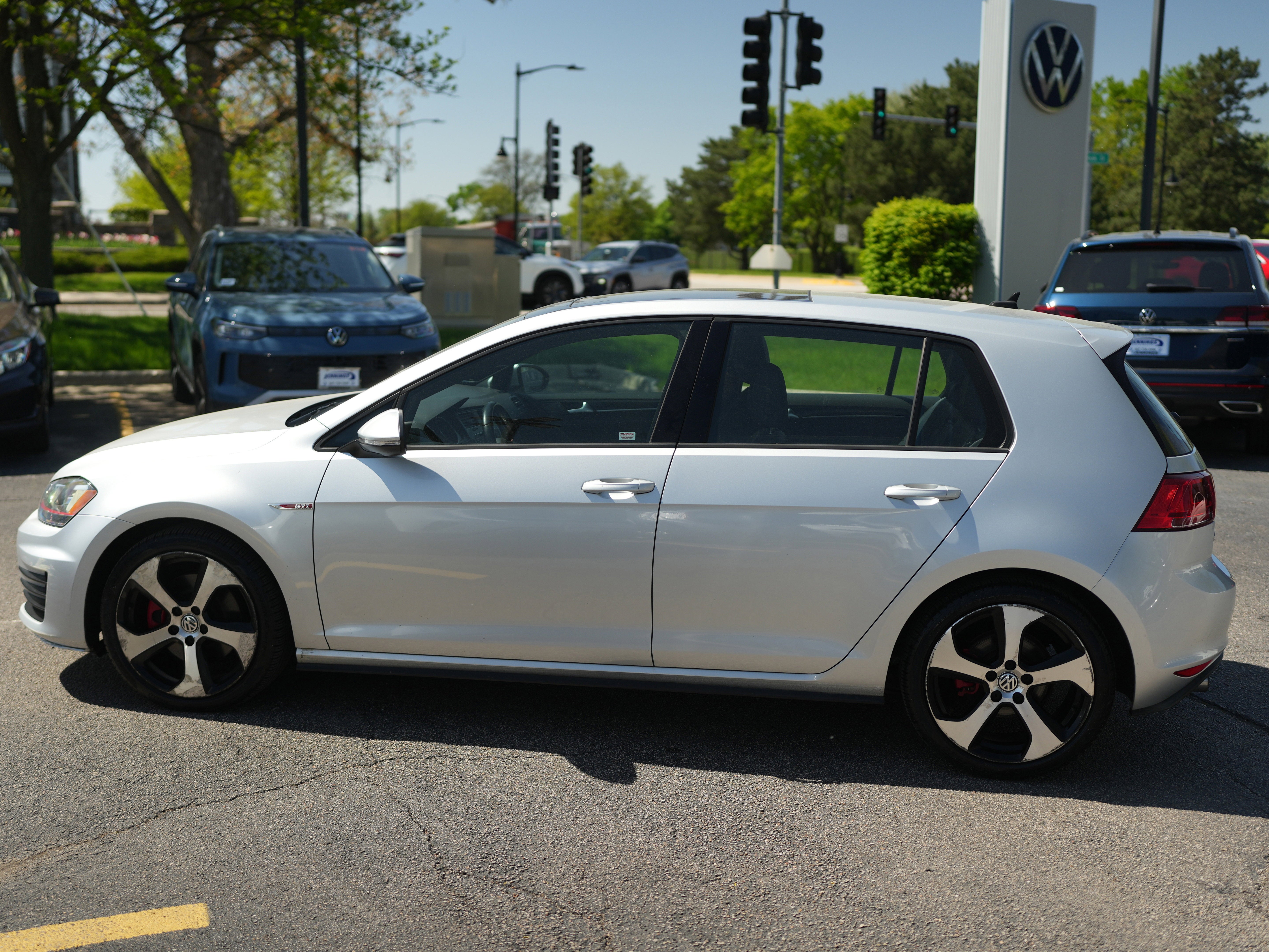 2015 Volkswagen Golf GTI 2.0T SE 4-Door