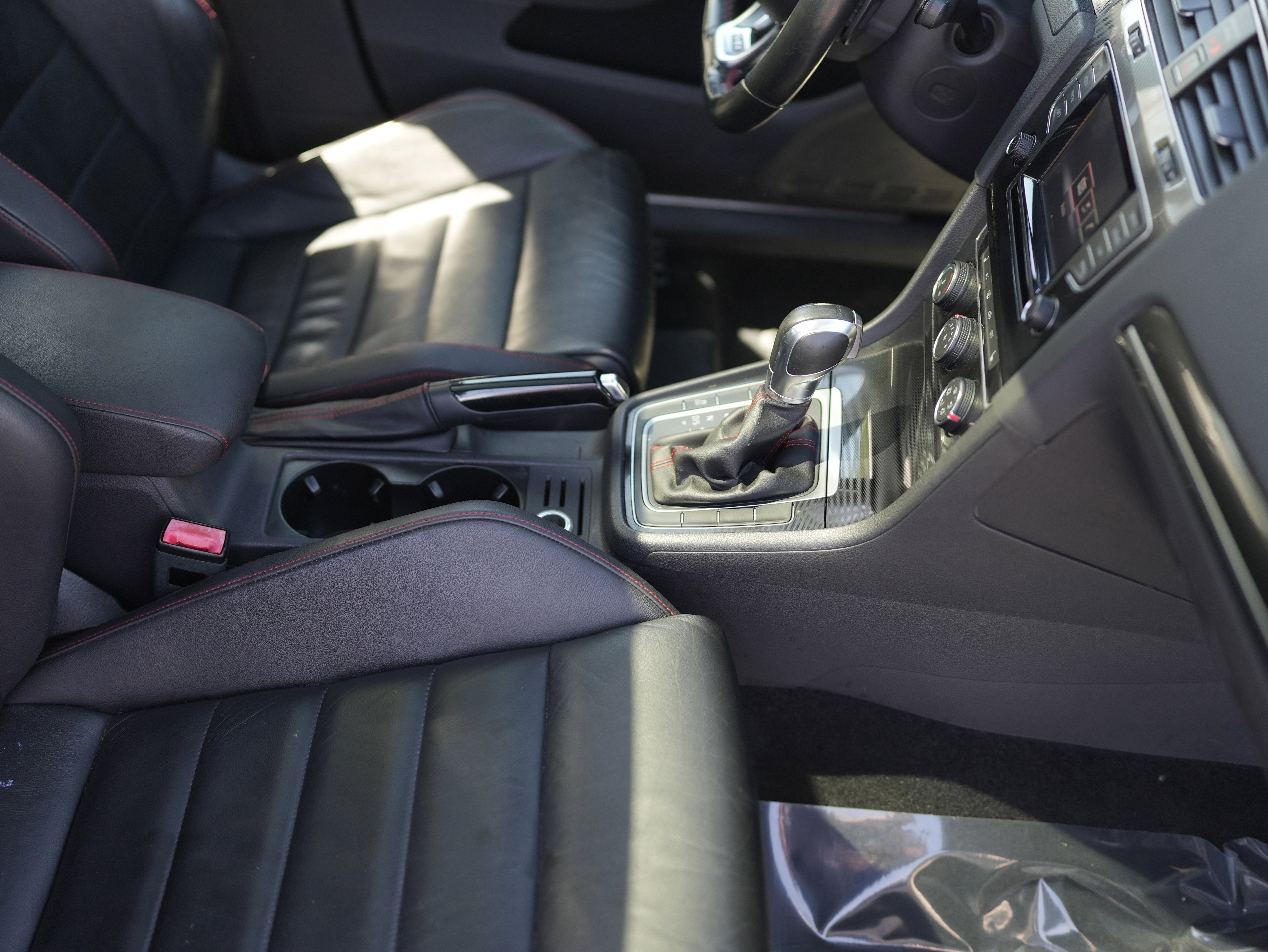 2015 Volkswagen Golf GTI 2.0T SE 4-Door