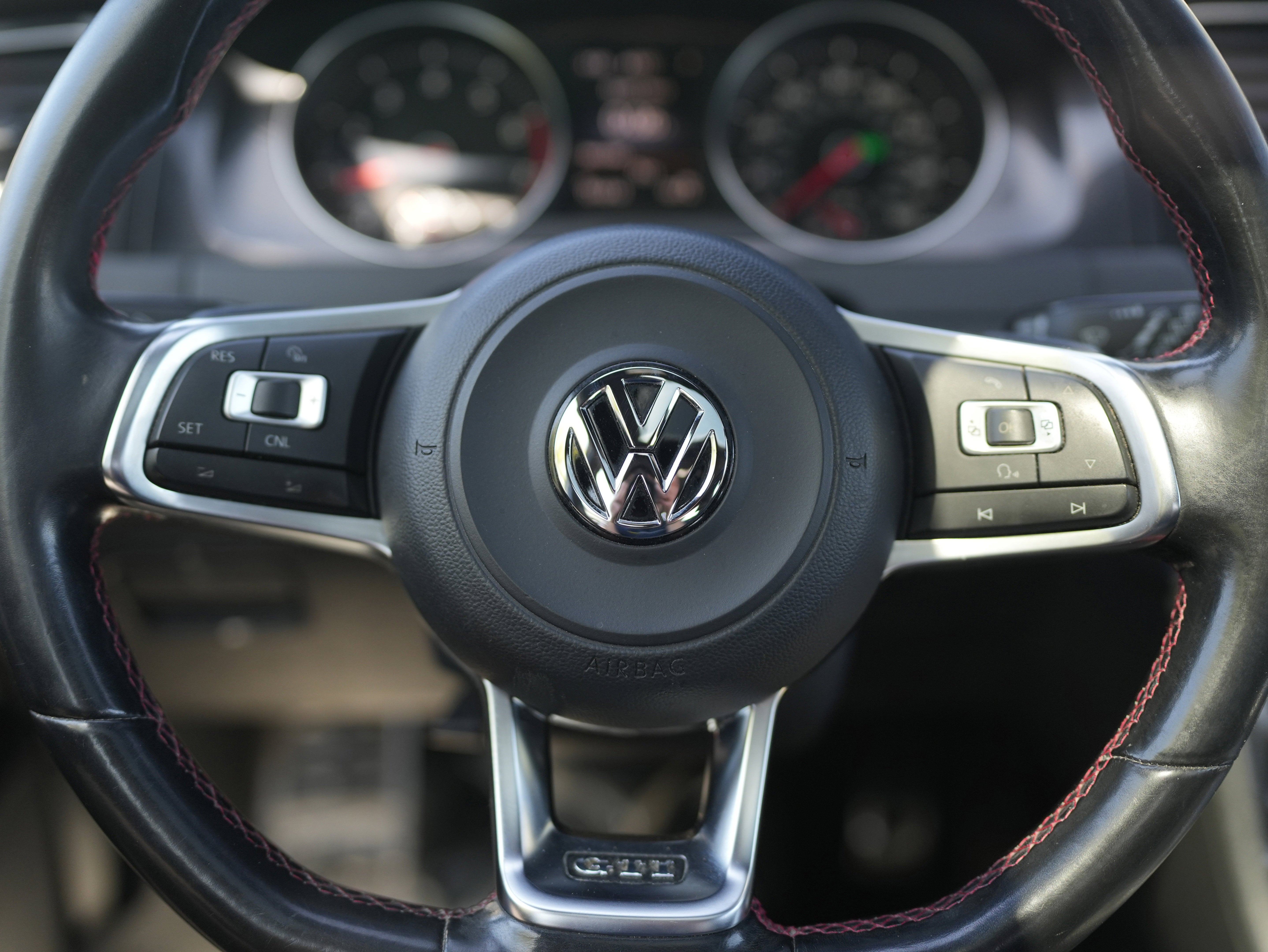 2015 Volkswagen Golf GTI 2.0T SE 4-Door