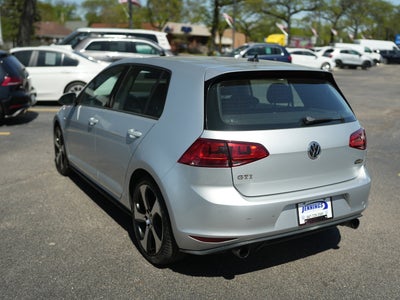 2015 Volkswagen Golf GTI 2.0T SE 4-Door