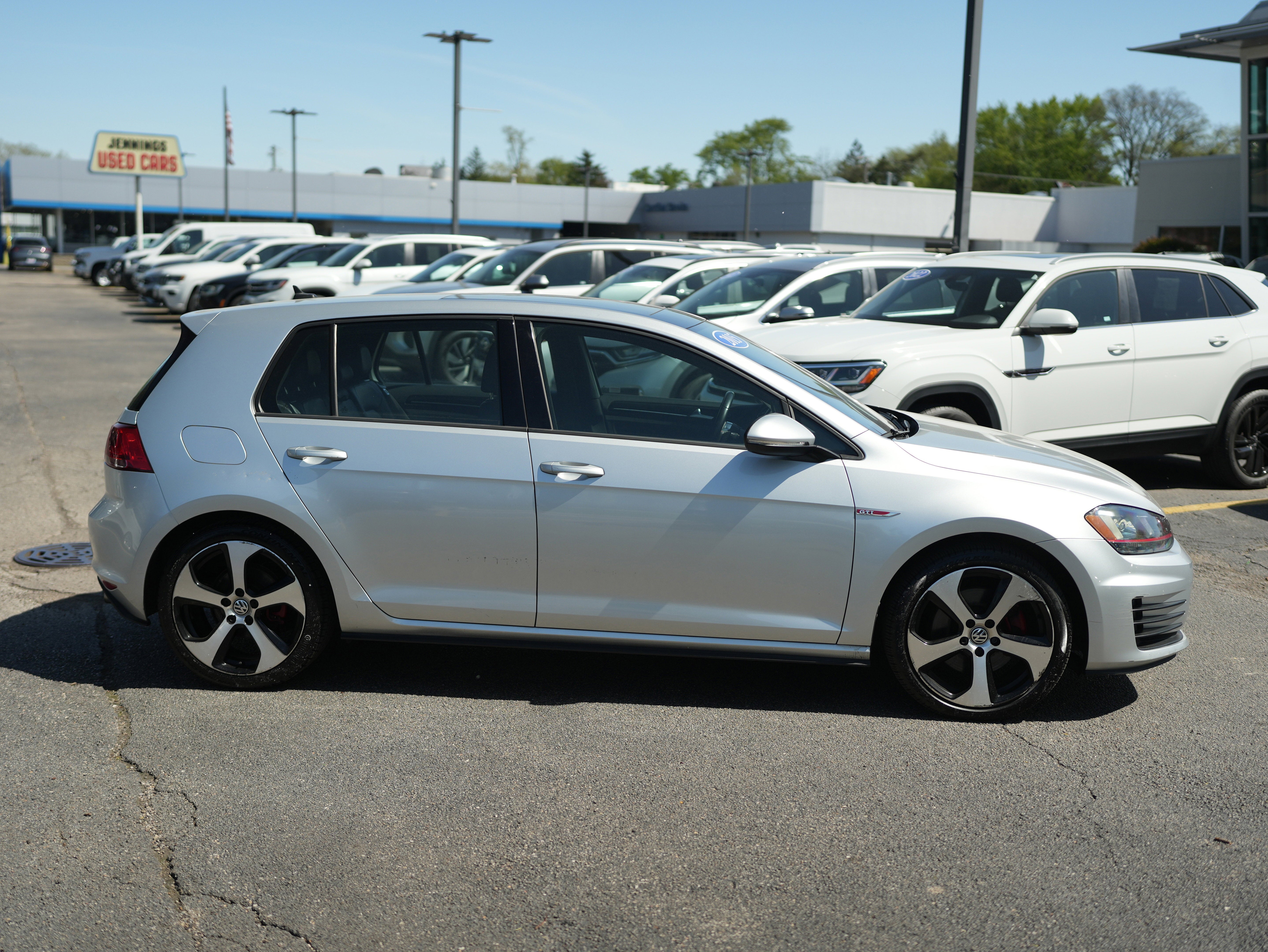 2015 Volkswagen Golf GTI 2.0T SE 4-Door