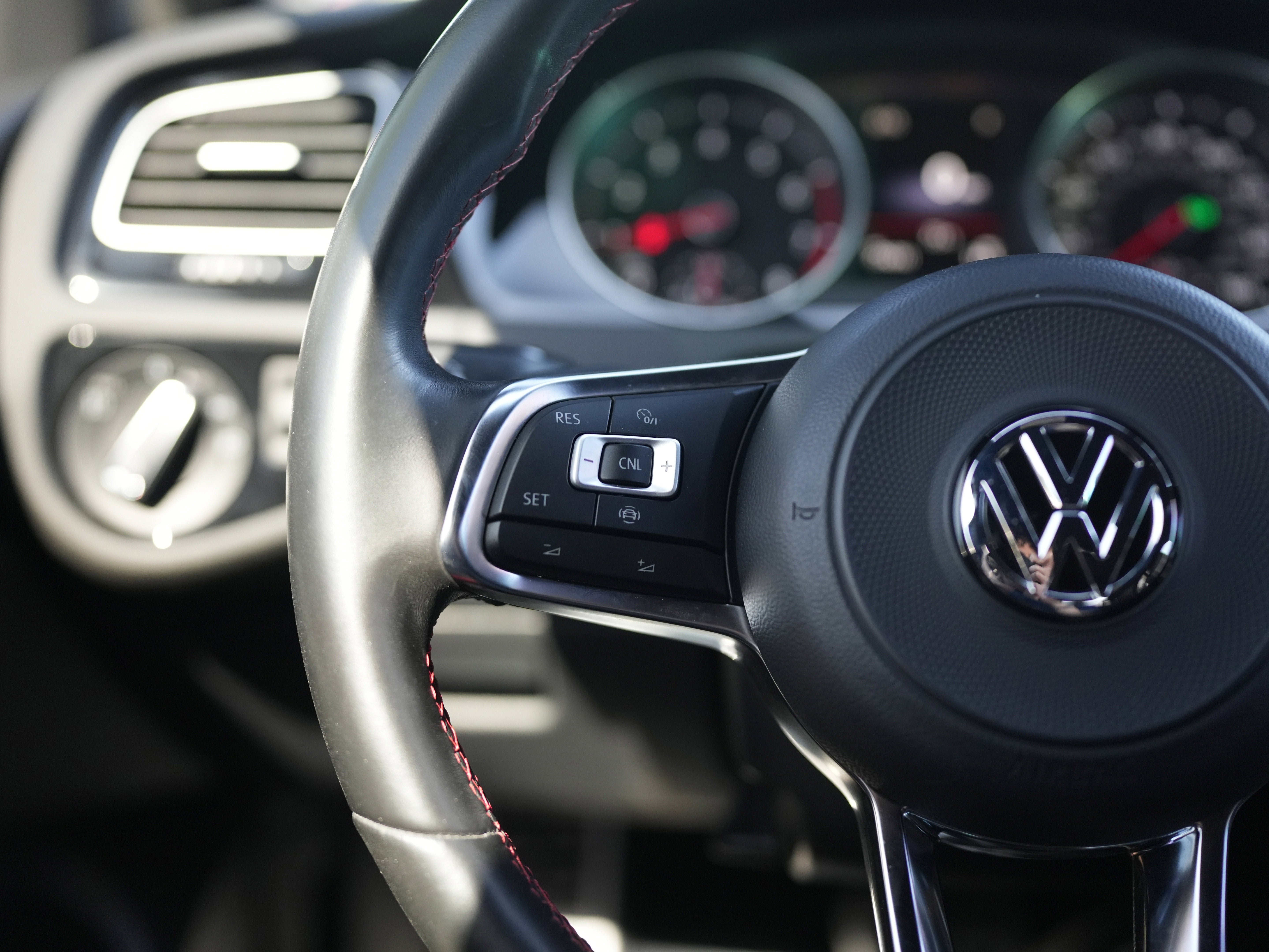 2020 Volkswagen Golf GTI S