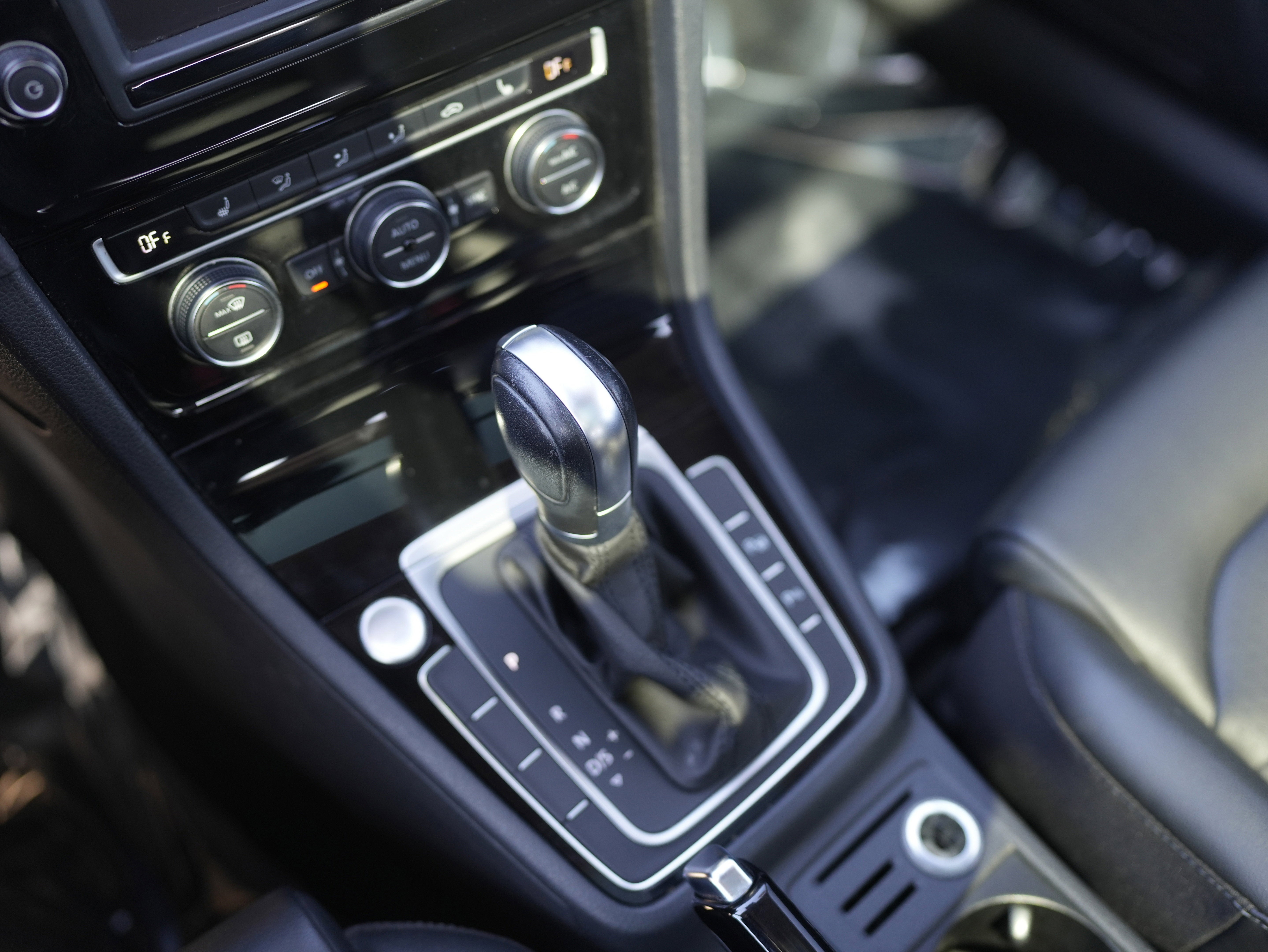 2016 Volkswagen Golf SportWagen TSI S