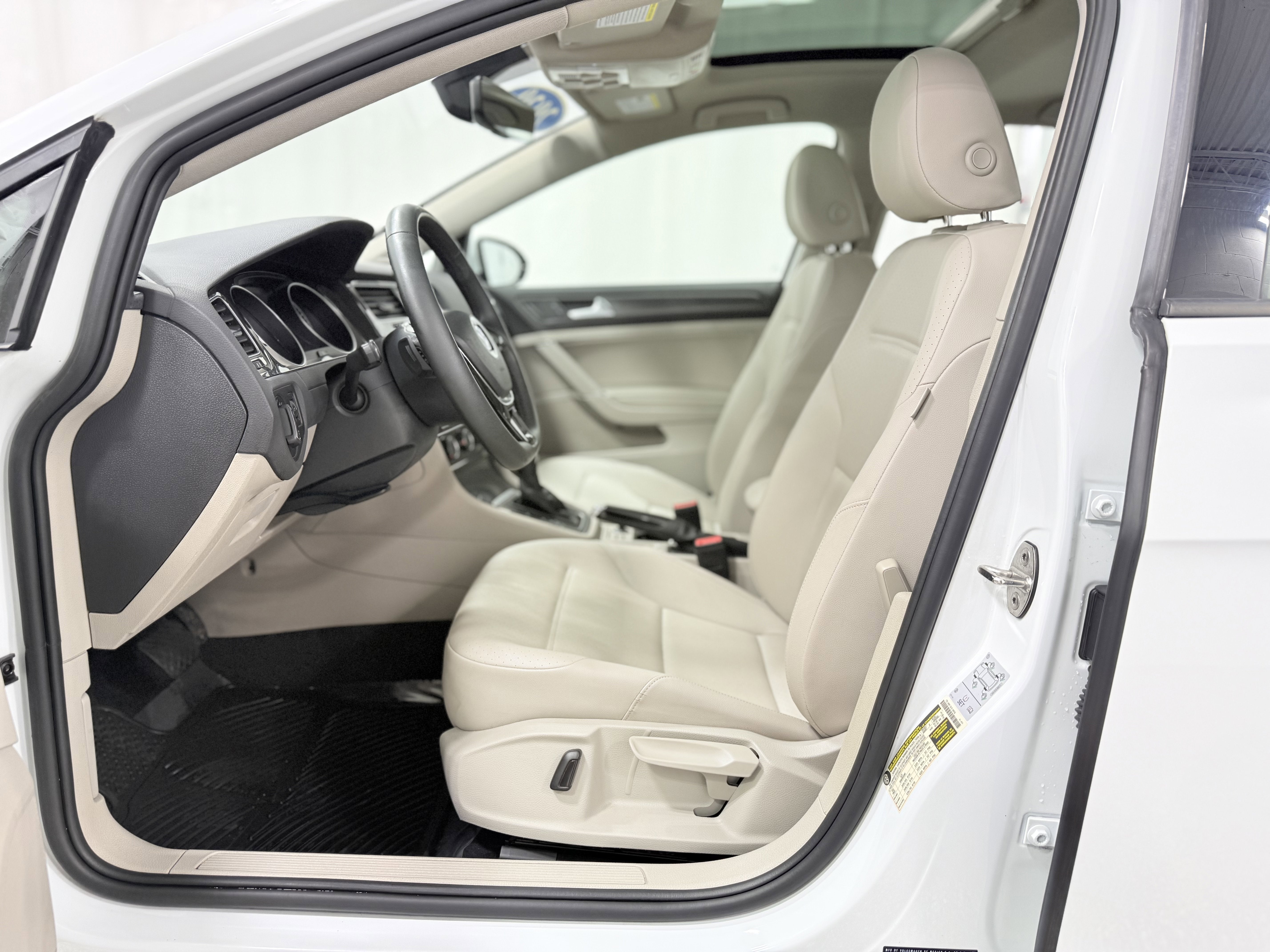 2020 Volkswagen Golf TSI