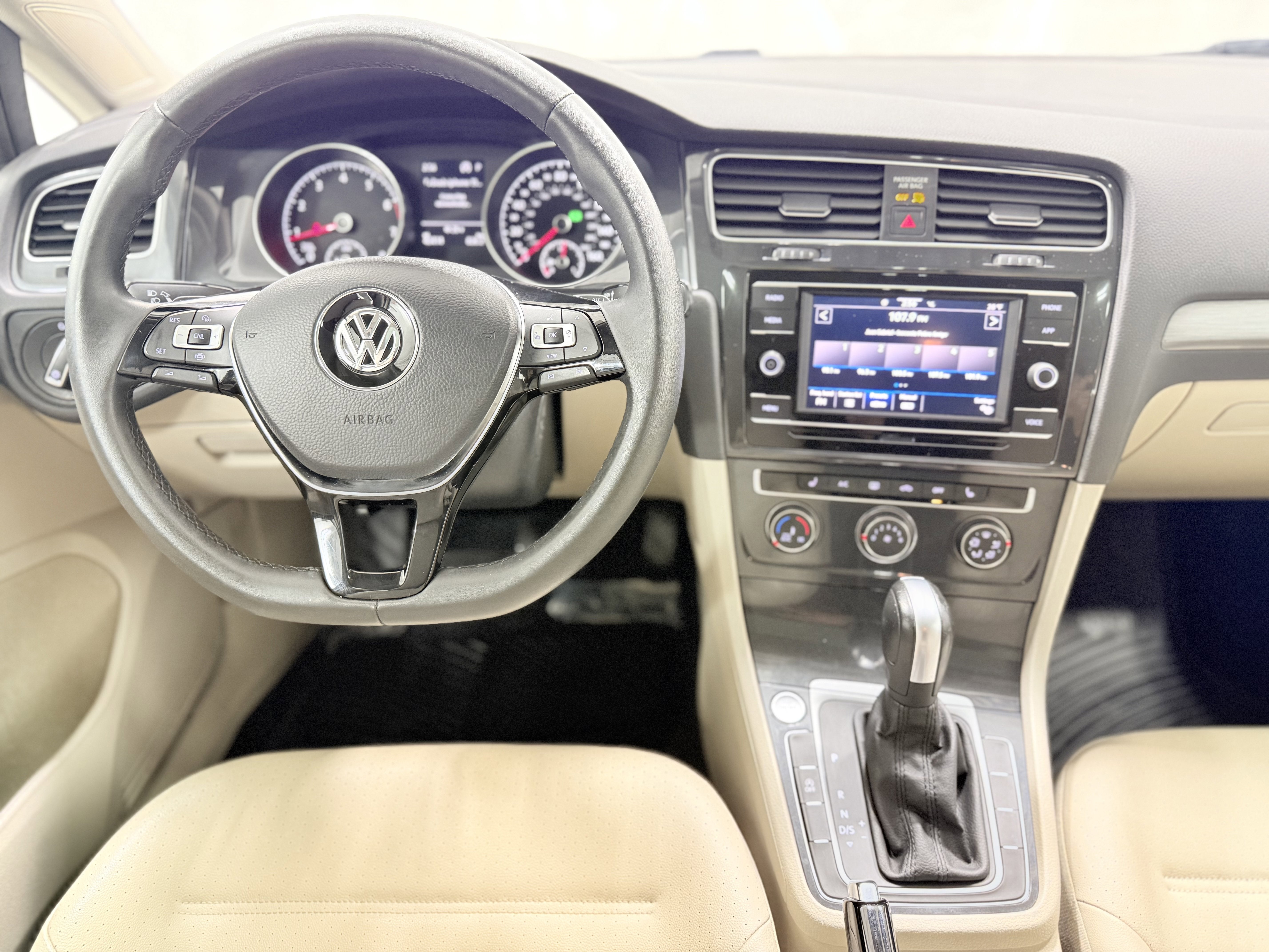 2020 Volkswagen Golf TSI