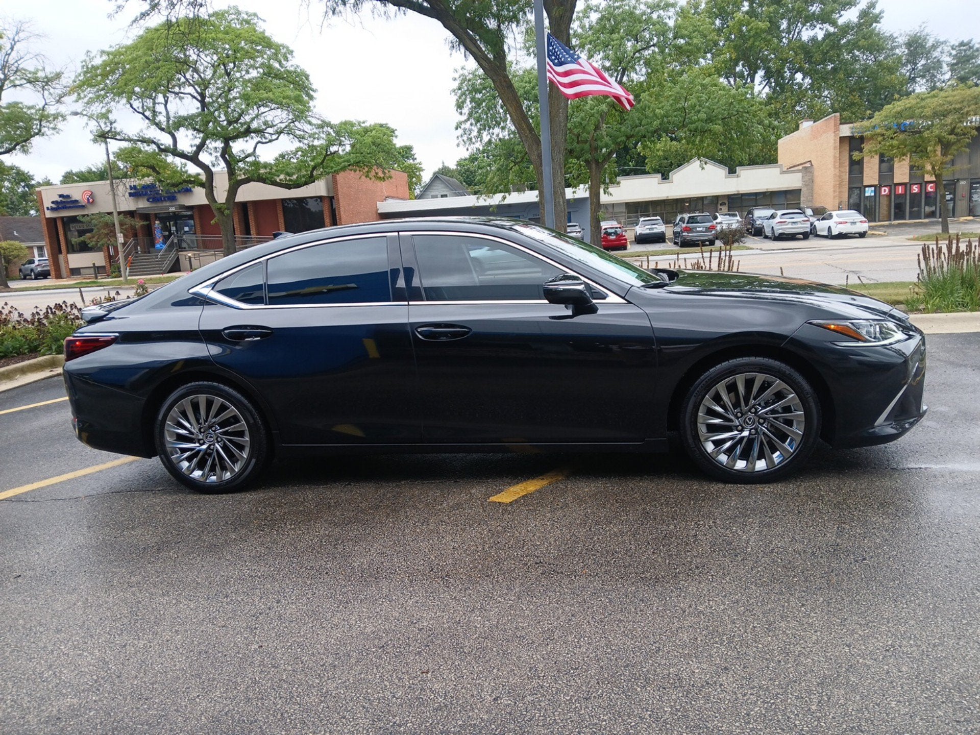 2024 Lexus ES 300h Luxury