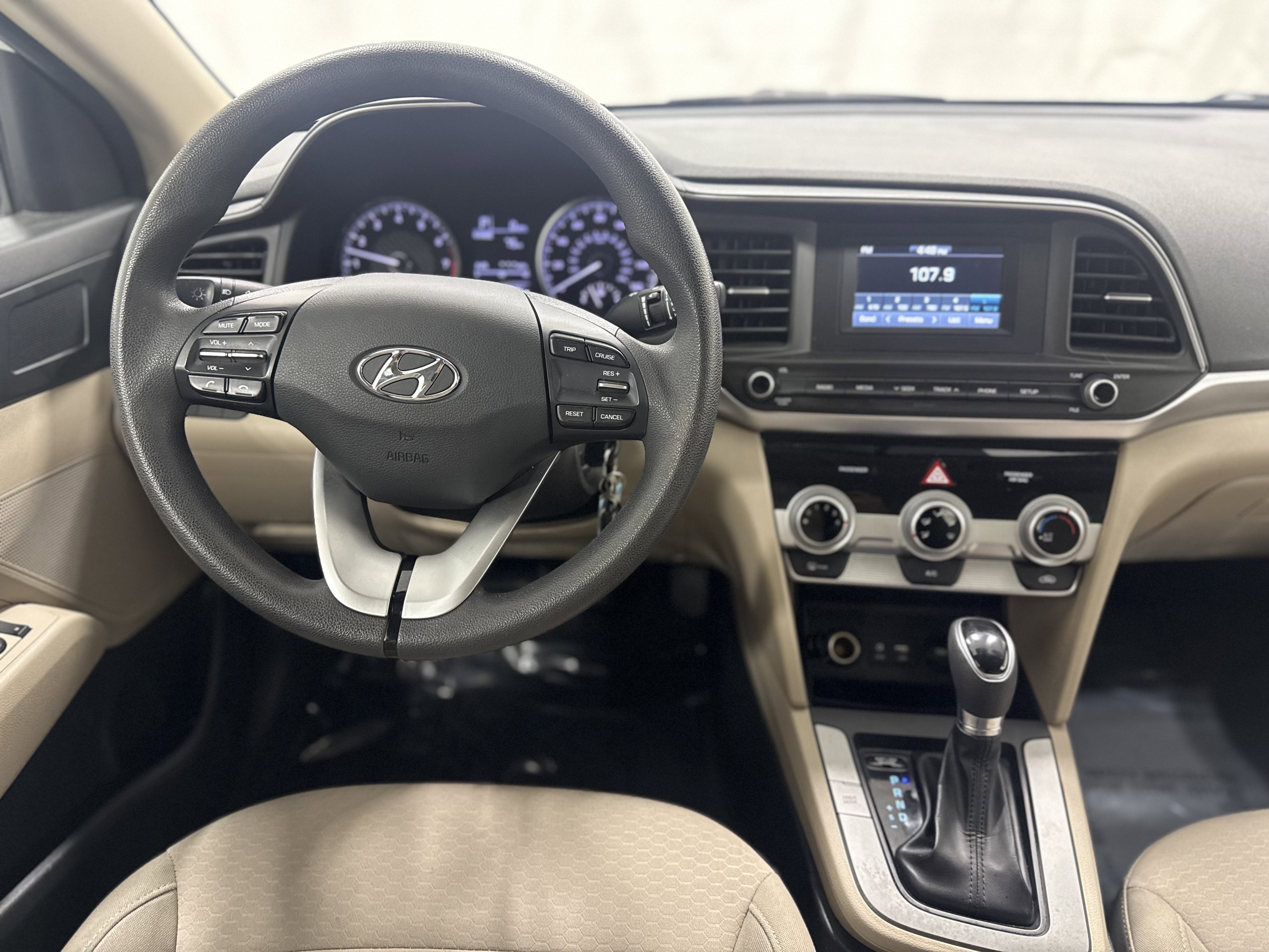 2019 Hyundai Elantra SE