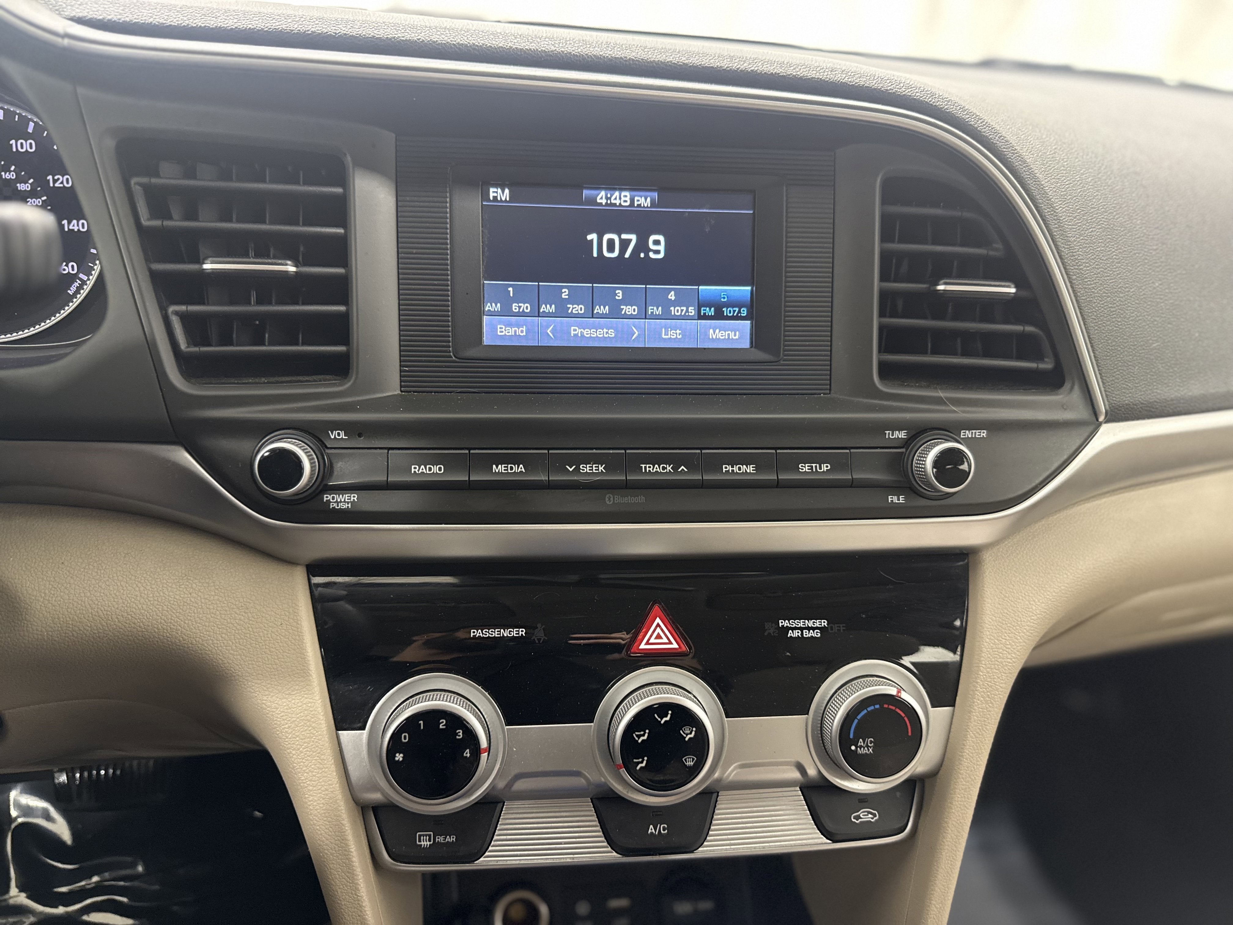 2019 Hyundai Elantra SE