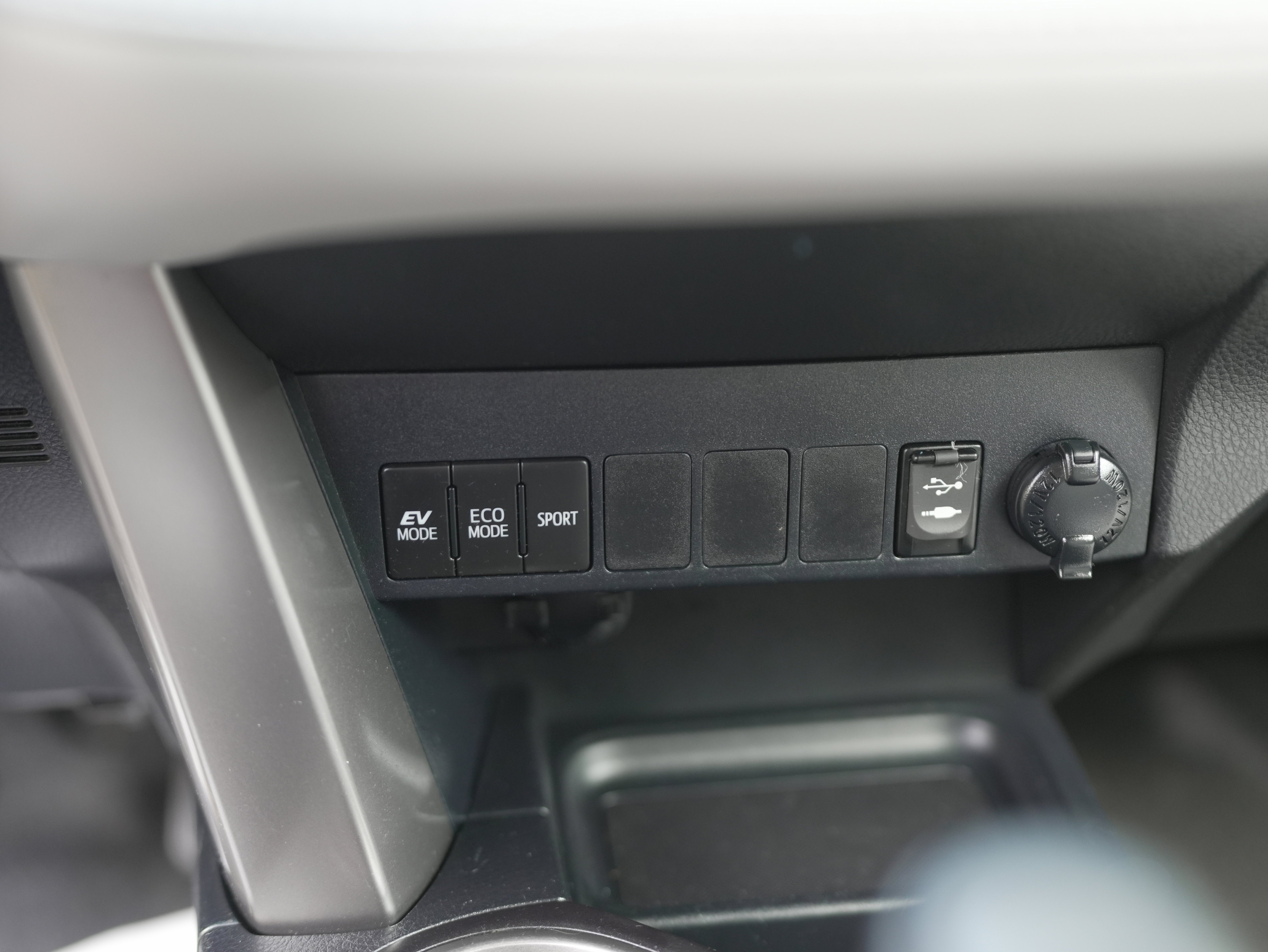 2016 Toyota RAV4 Hybrid XLE