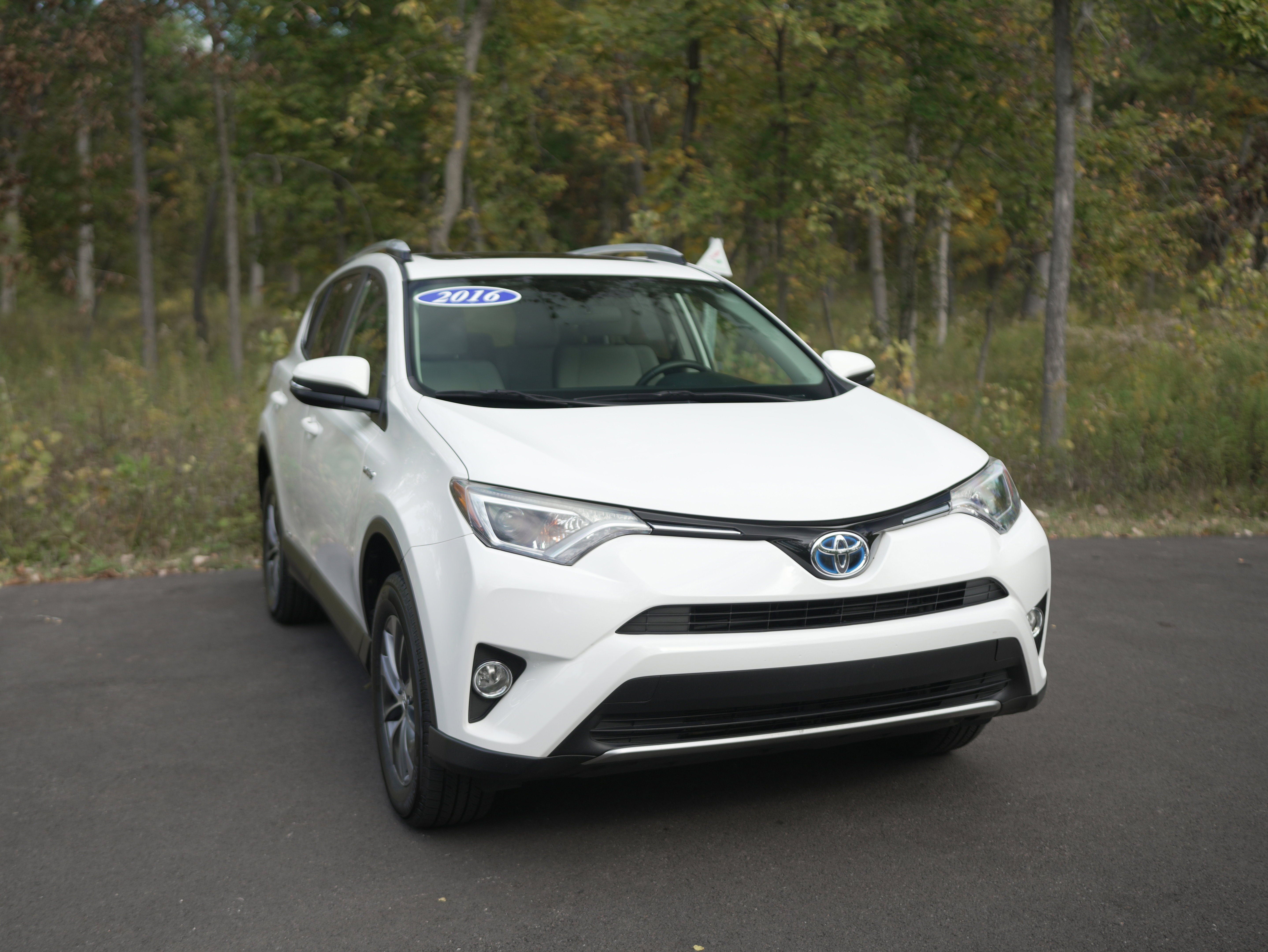 2016 Toyota RAV4 Hybrid XLE