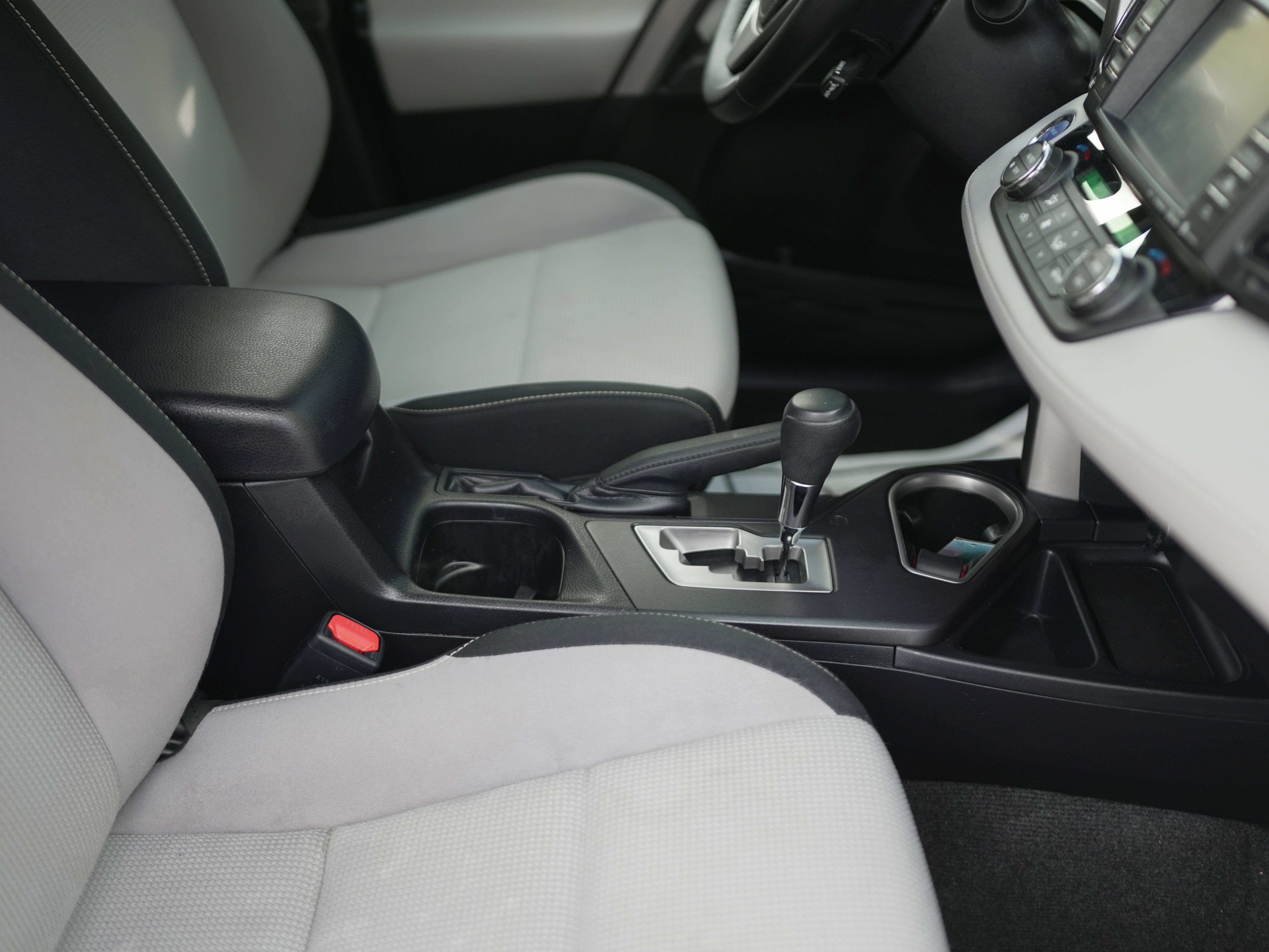 2016 Toyota RAV4 Hybrid XLE