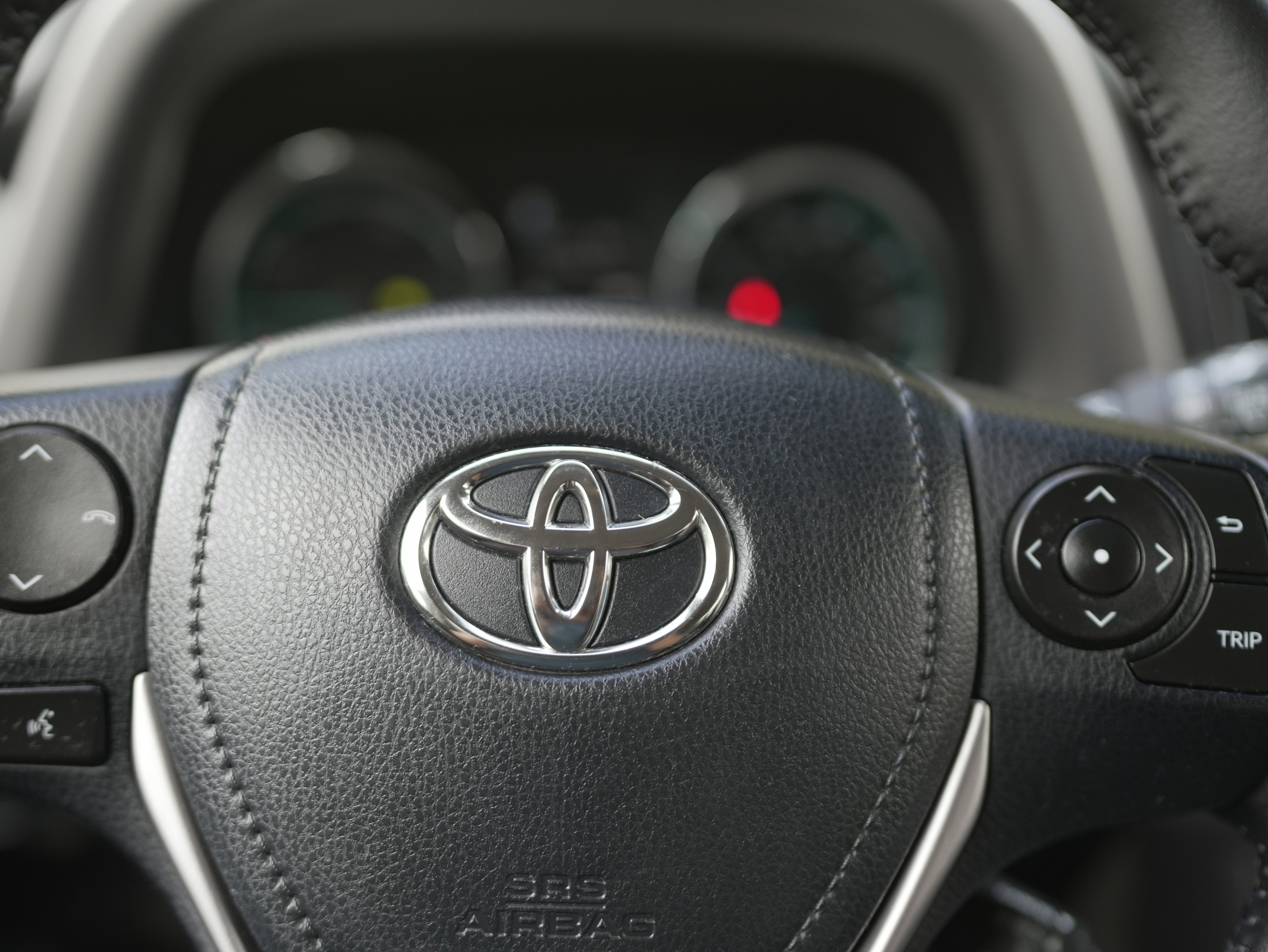 2016 Toyota RAV4 Hybrid XLE