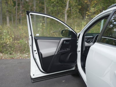 2016 Toyota RAV4 Hybrid XLE