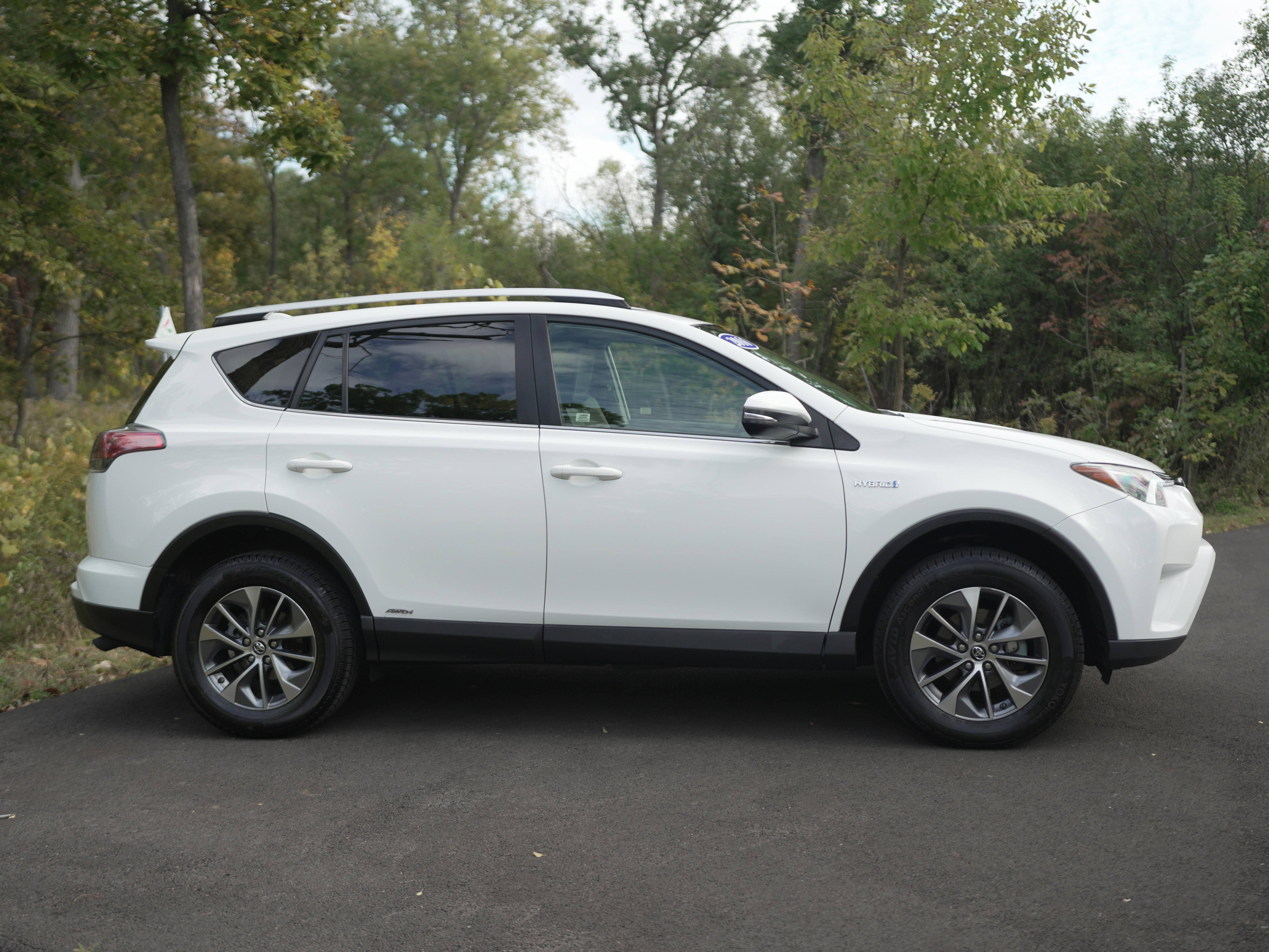 2016 Toyota RAV4 Hybrid XLE