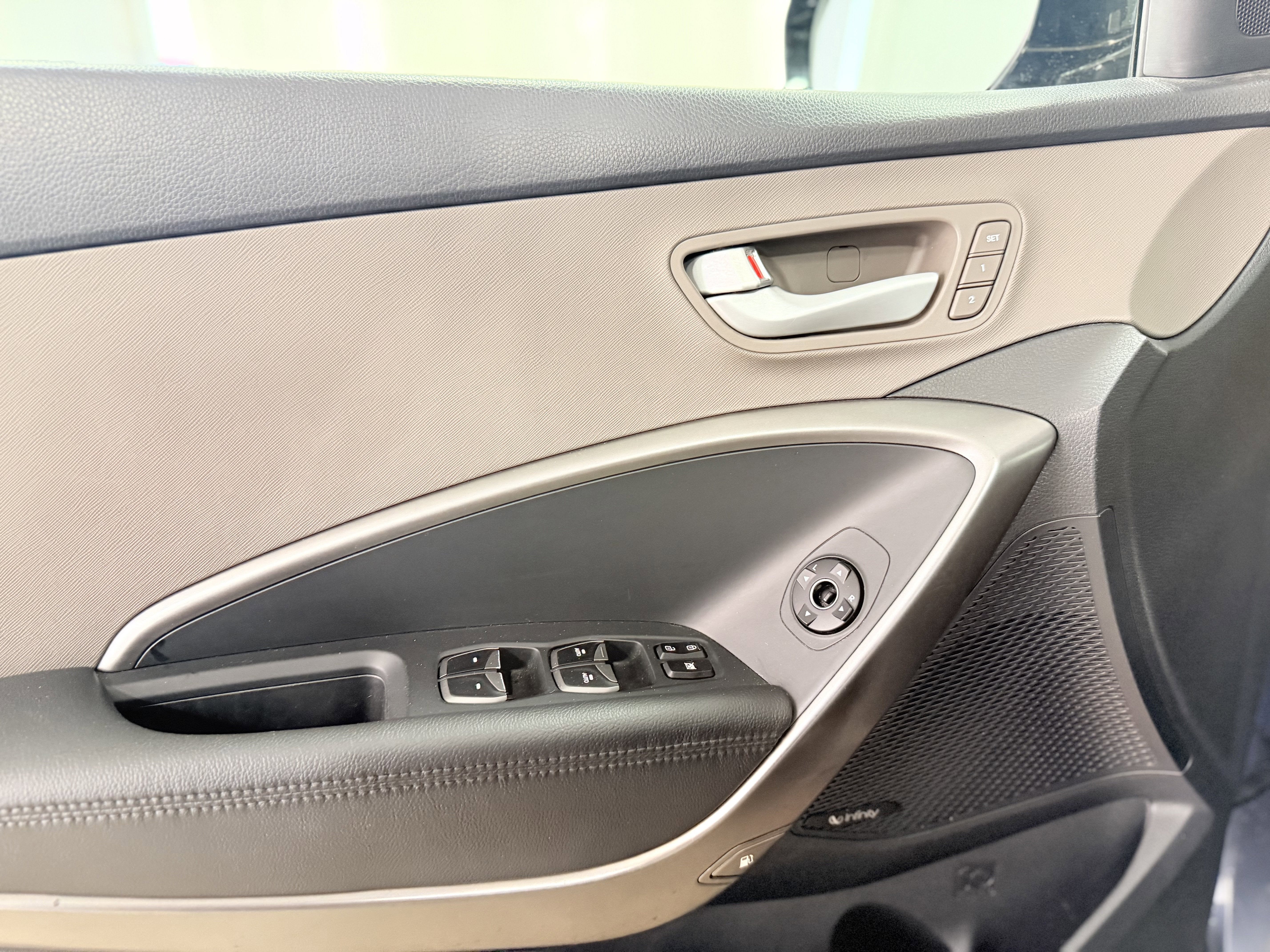 2017 Hyundai Santa Fe SE Ultimate