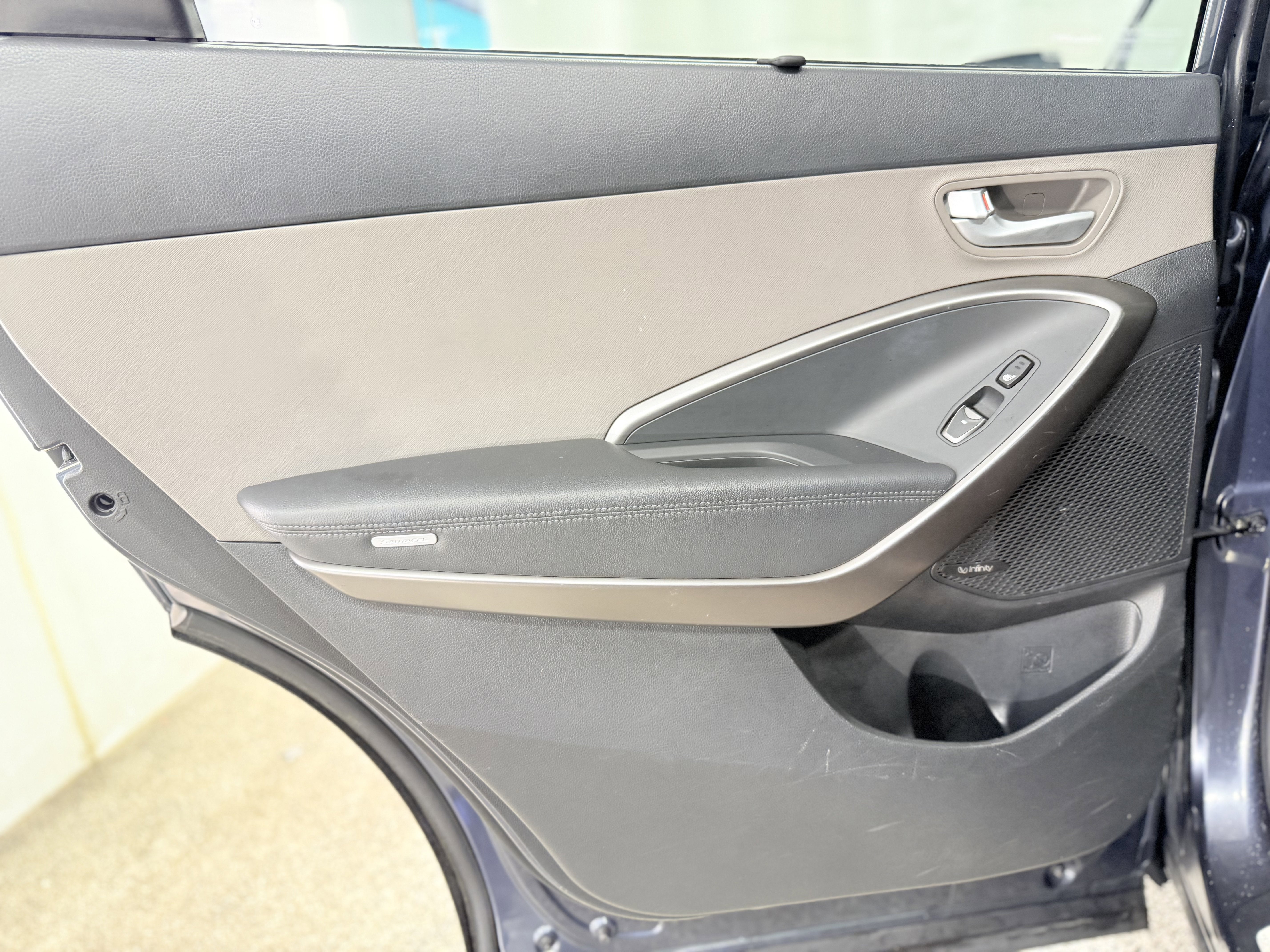 2017 Hyundai Santa Fe SE Ultimate