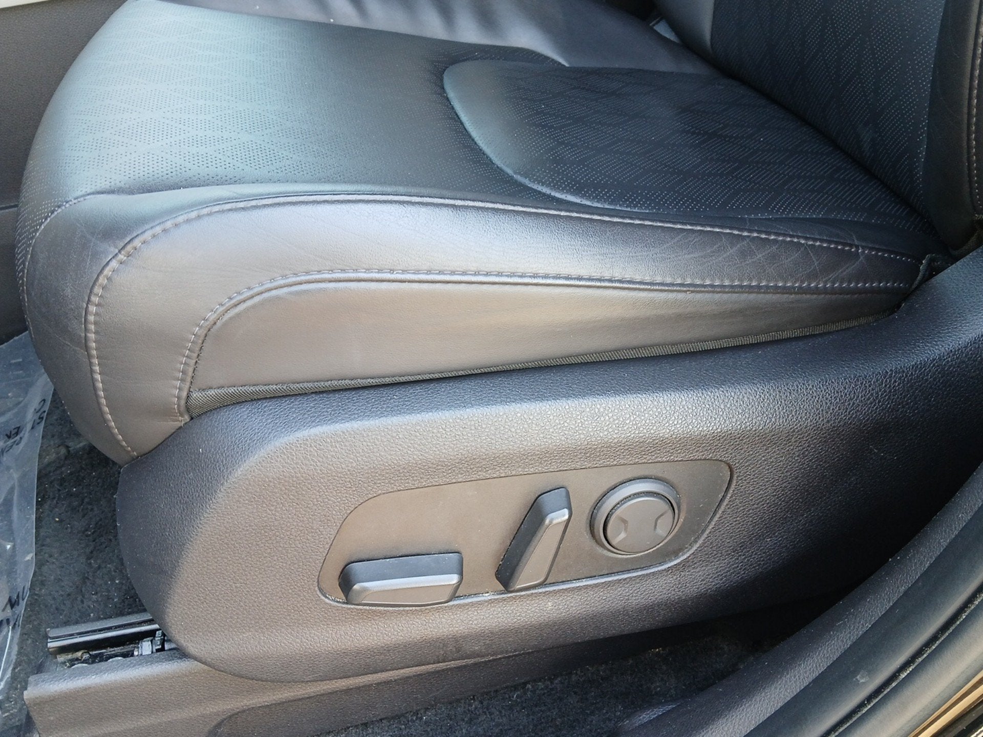 2024 Kia Carnival MPV LX Seat Package