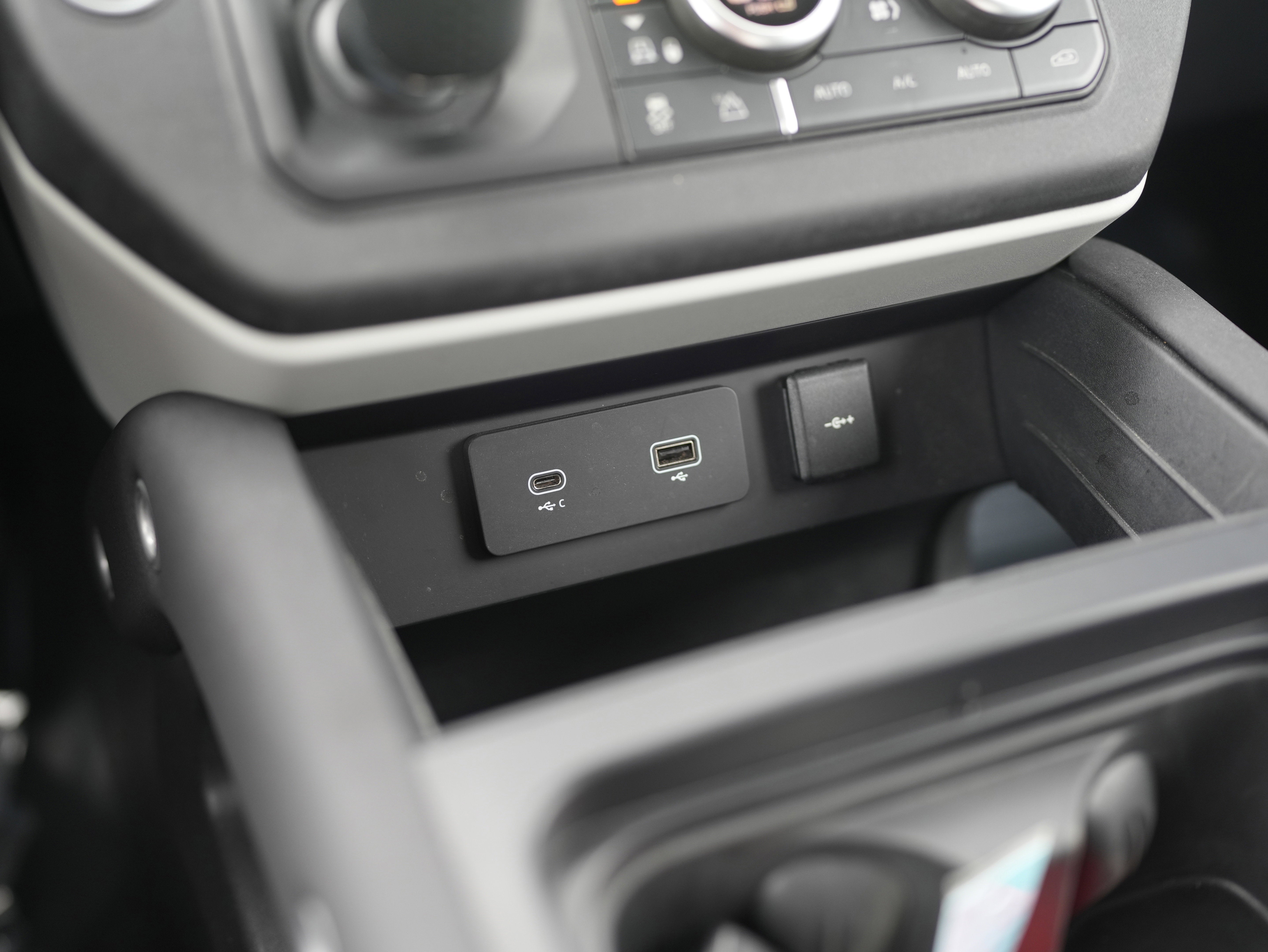 2022 Land Rover Defender 90 Standard