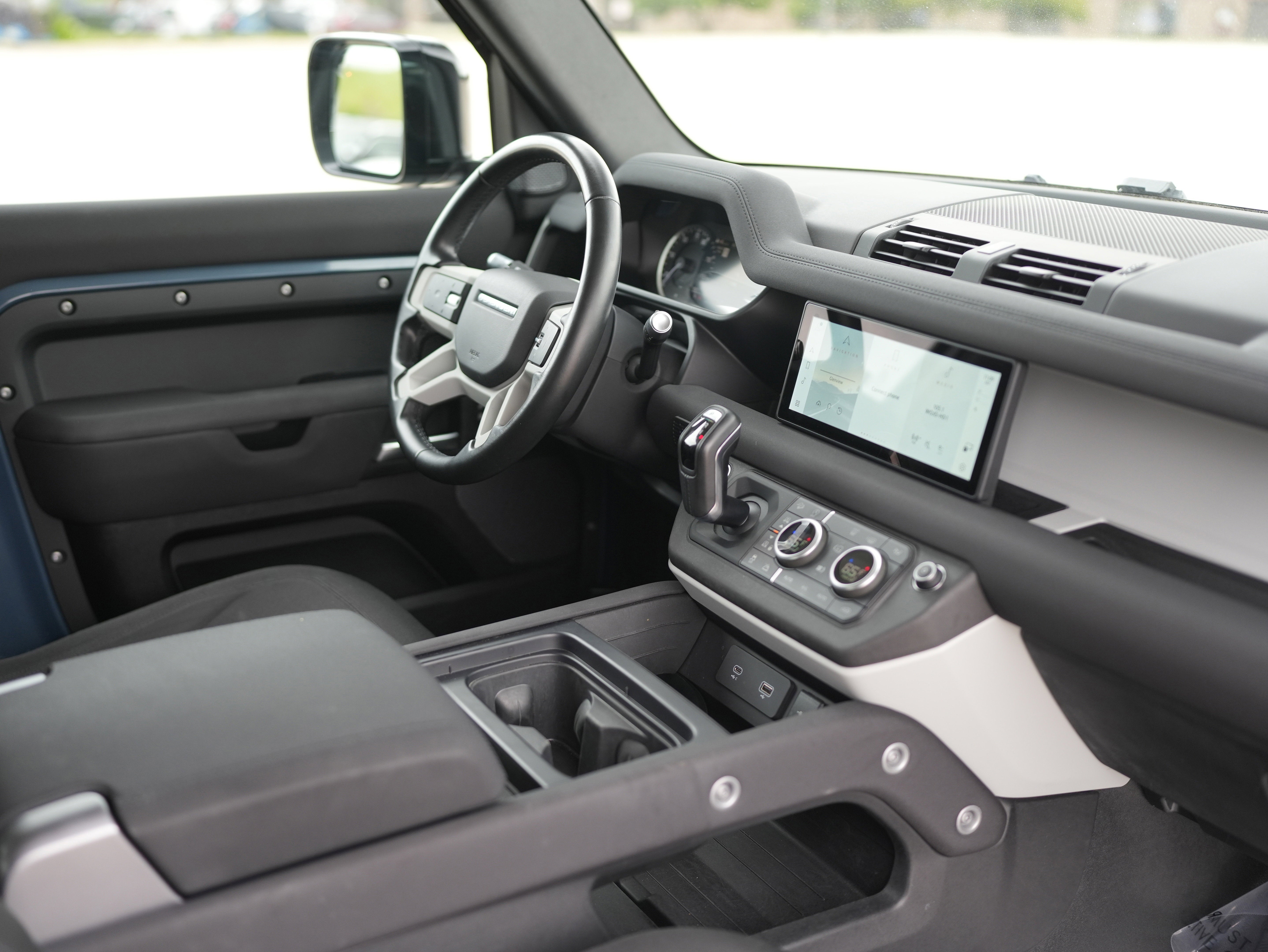 2022 Land Rover Defender 90 Standard